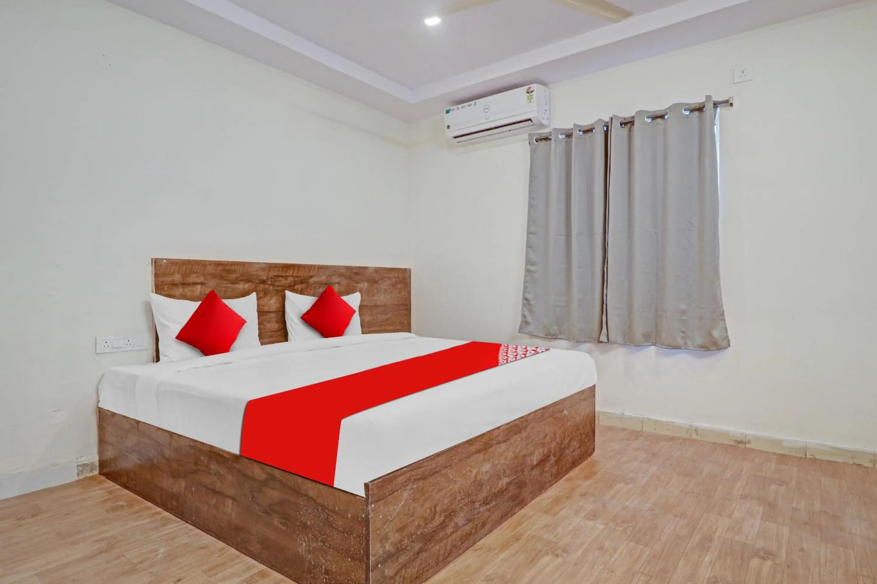 Bedroom, Bed in Hotel O R Square Bn Reddy