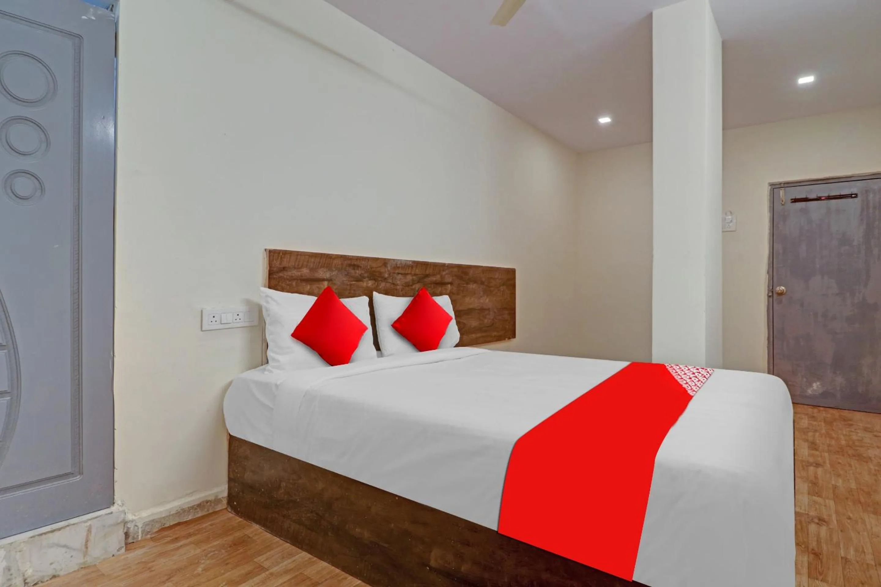 Bedroom, Bed in Hotel O R Square Bn Reddy