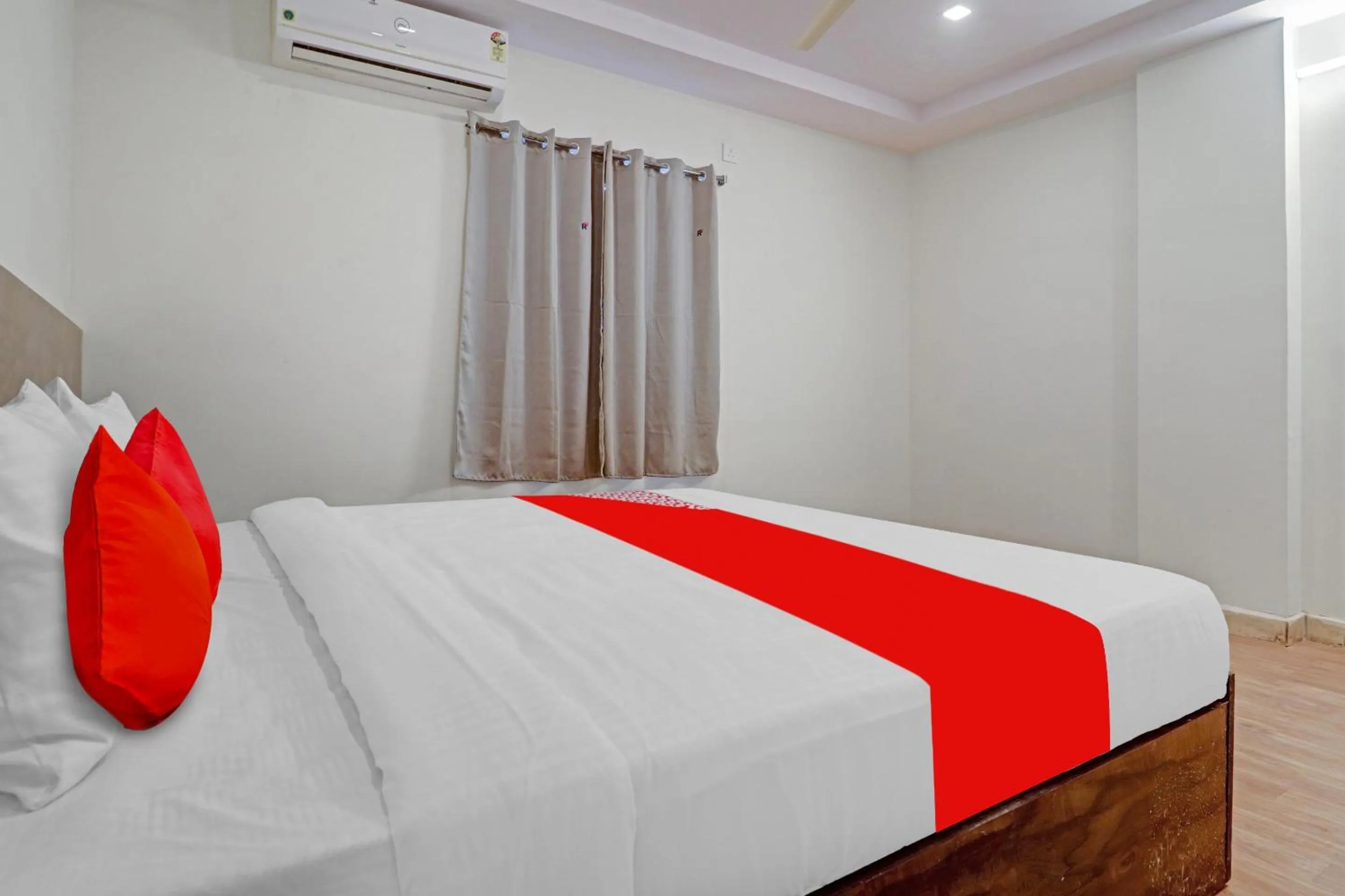 Bedroom, Bed in Hotel O R Square Bn Reddy