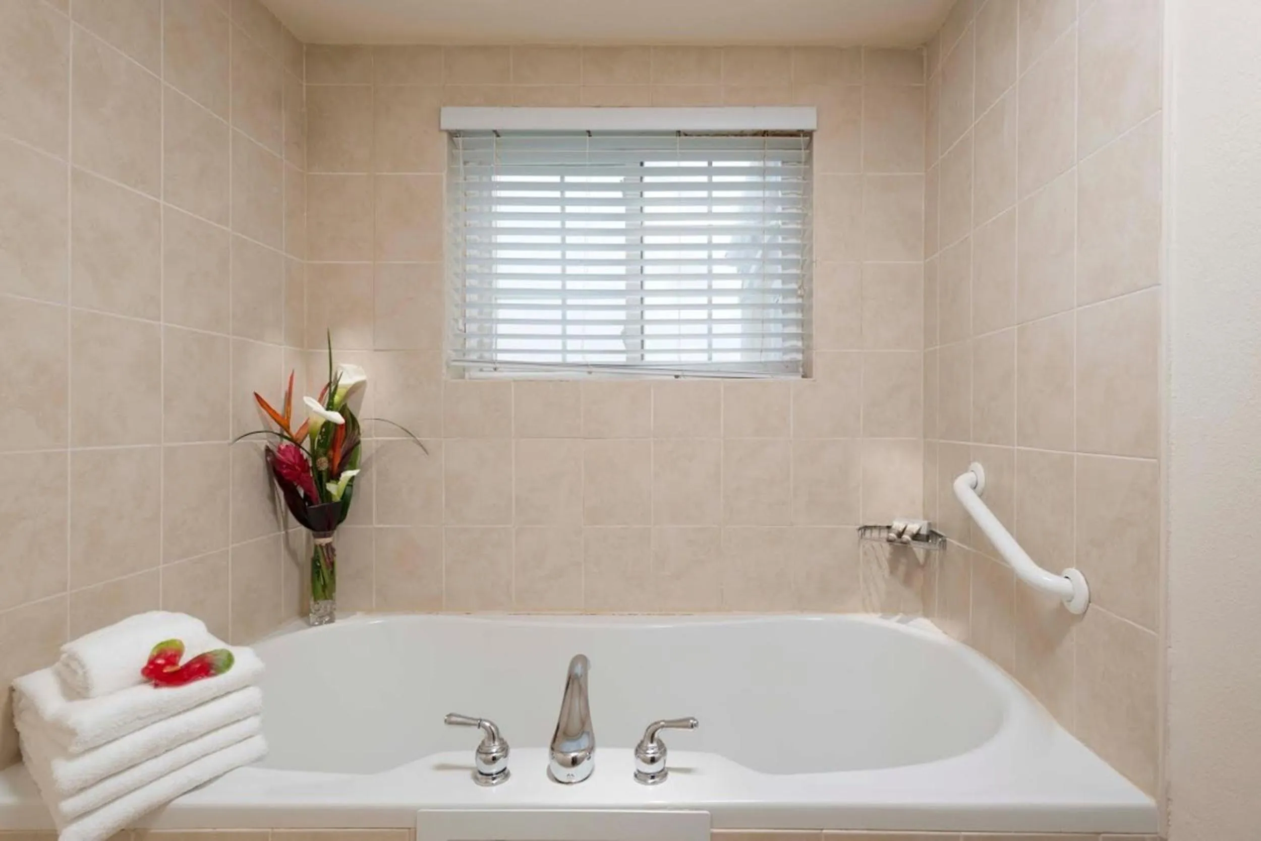 Hot Tub in Divi Little Bay Beach Resort