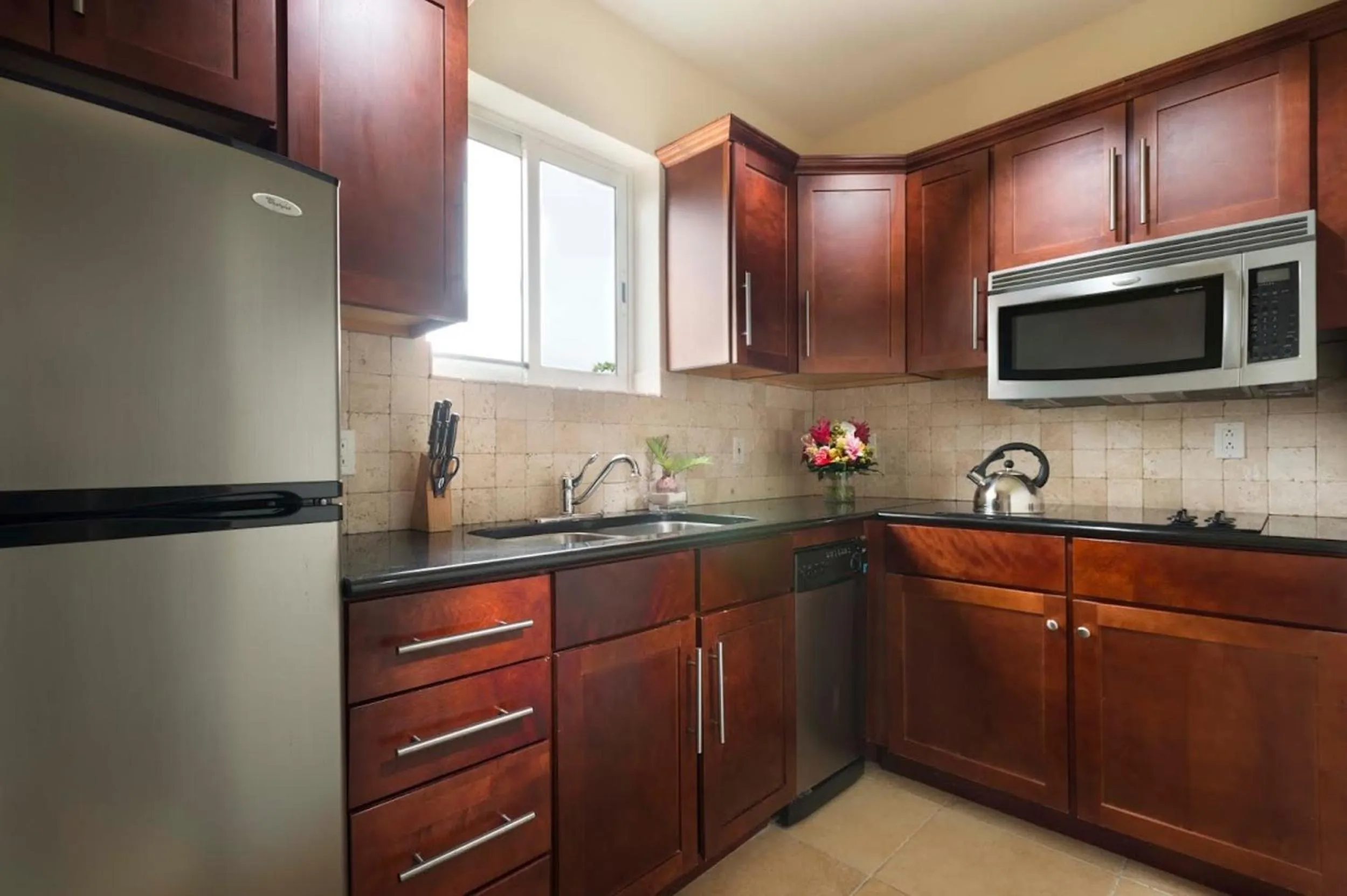 Kitchen or kitchenette in Divi Little Bay Beach Resort