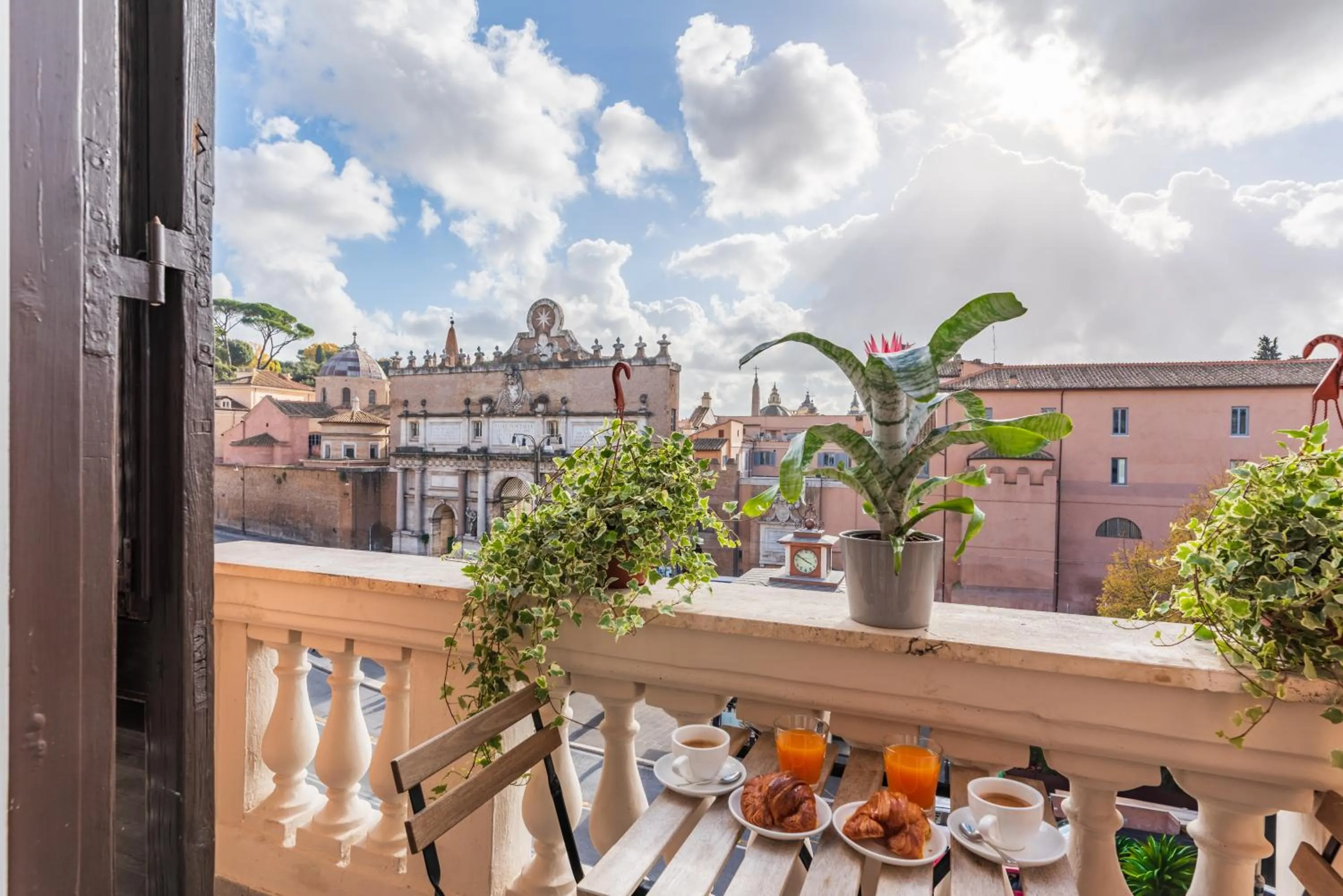 Landmark view in Rome Plaza Suites, Luxury Collection