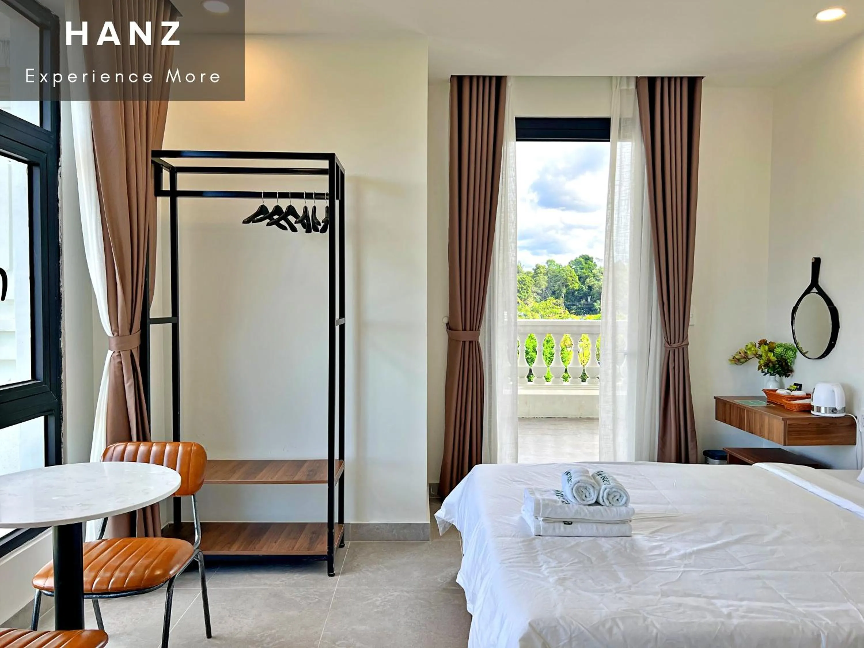 Bed in HANZ TM01 Monstera Grand Lago