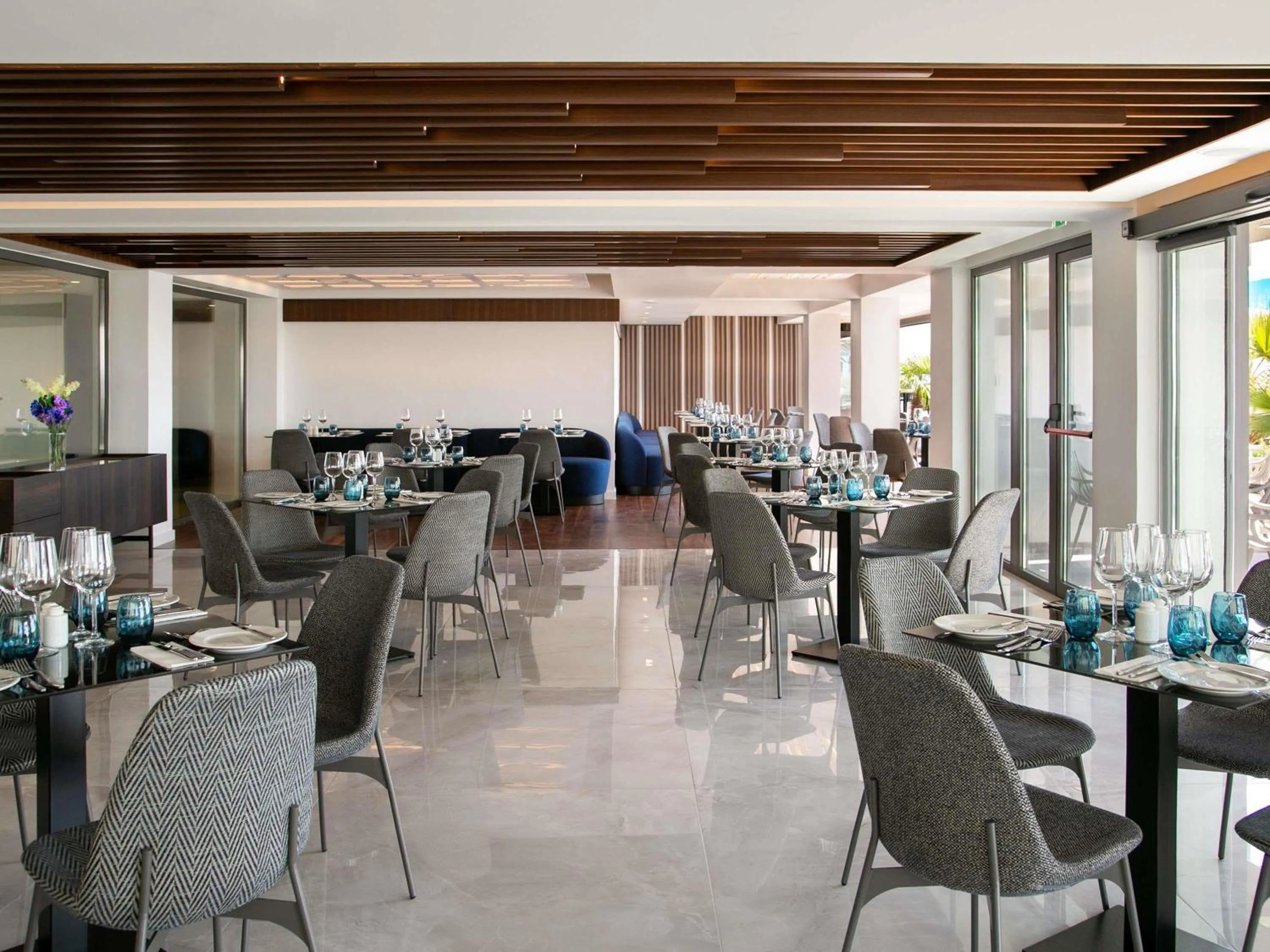 Restaurant/places to eat in Mercure Larnaca Beach Resort