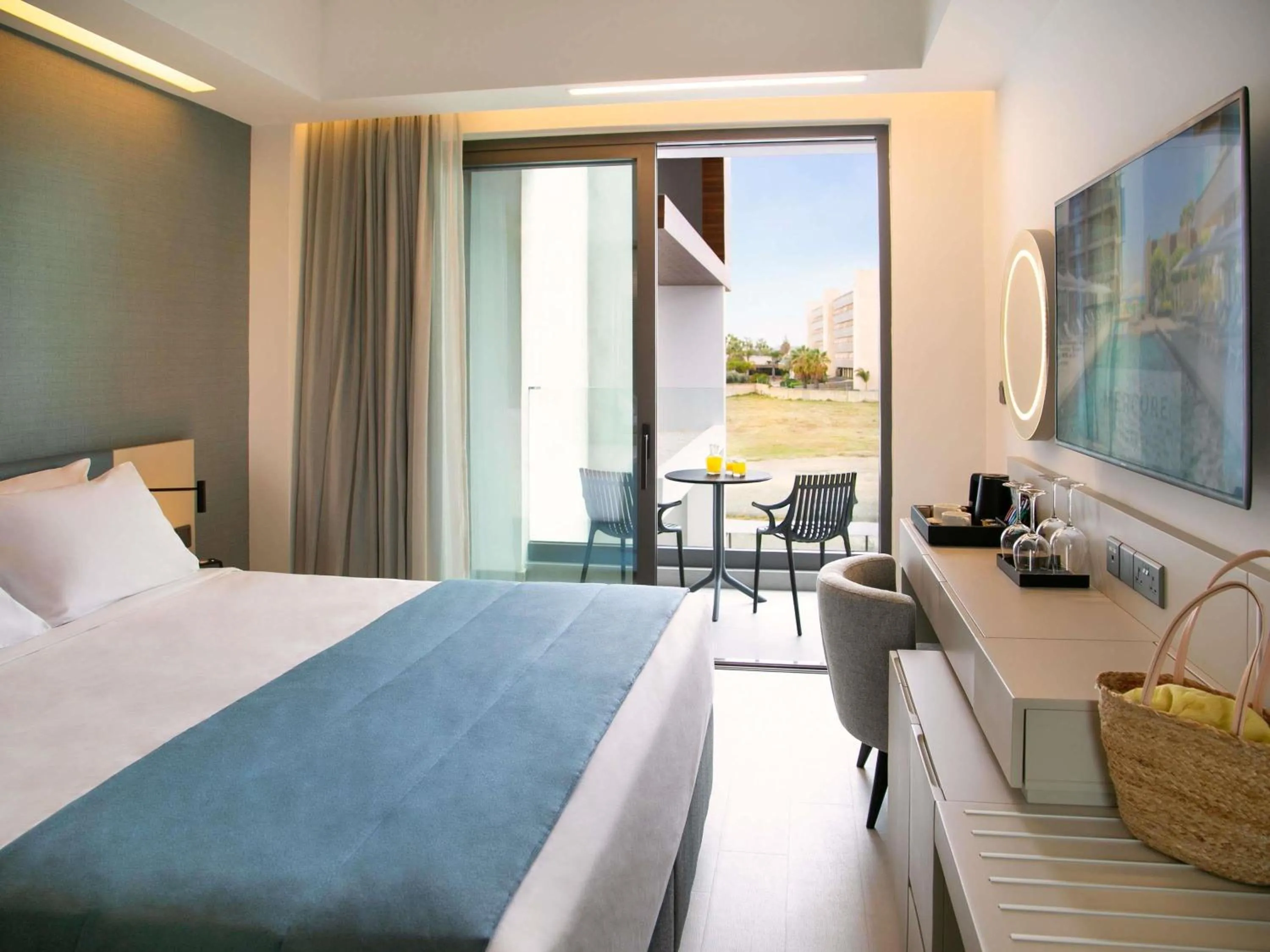 Bedroom, Bed in Mercure Larnaca Beach Resort