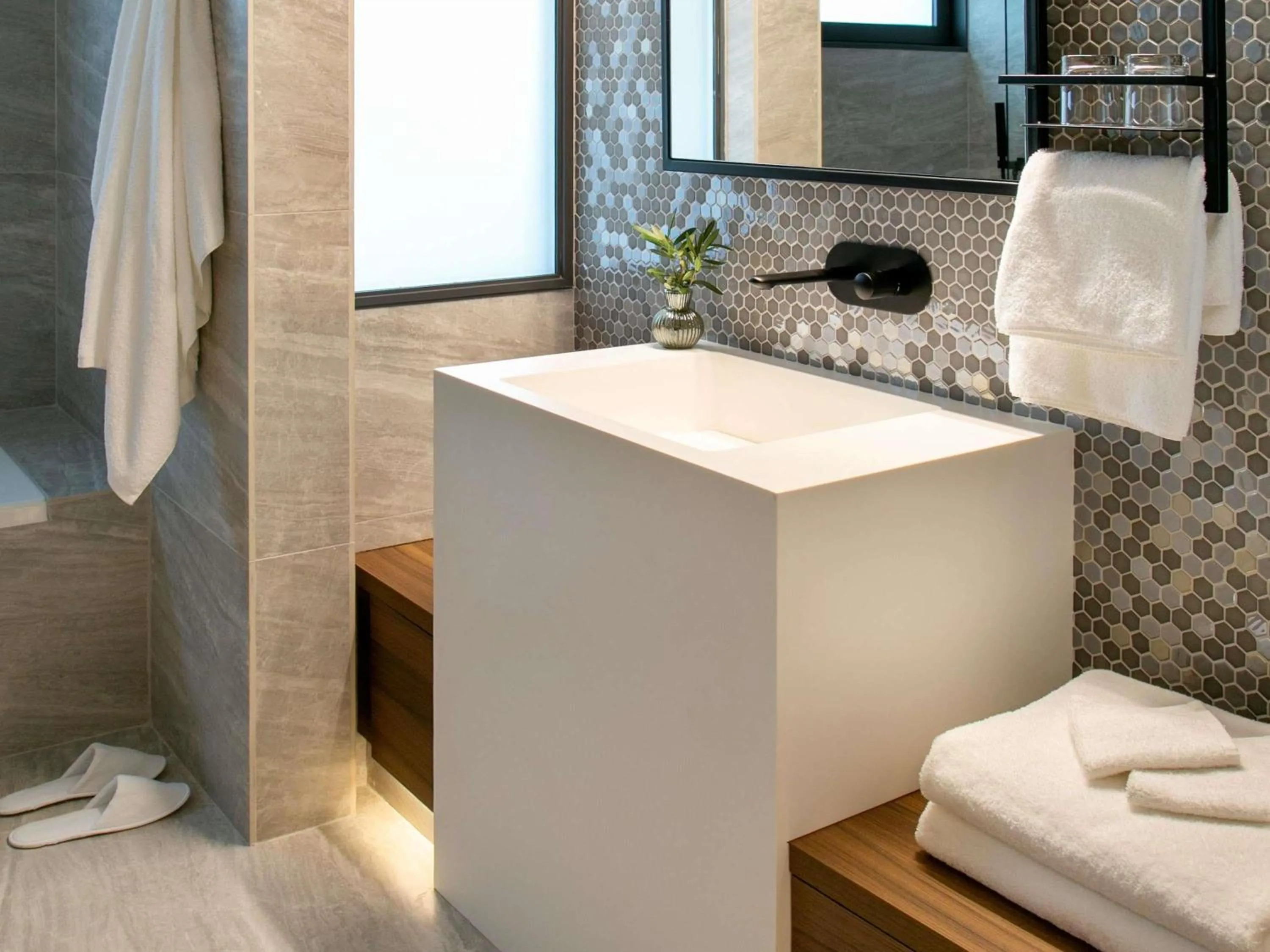 Bedroom in Mercure Larnaca Beach Resort