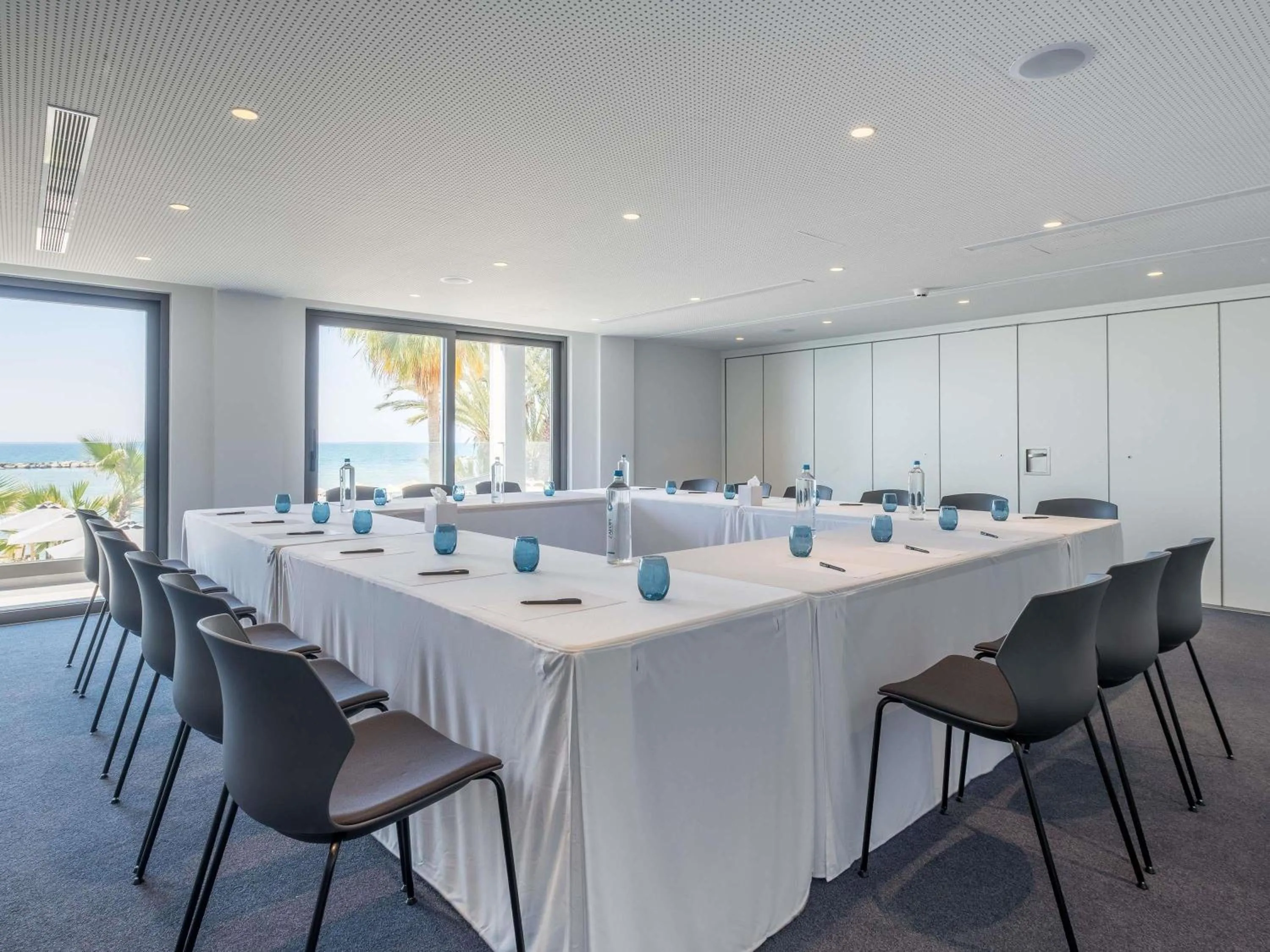 Meeting/conference room in Mercure Larnaca Beach Resort
