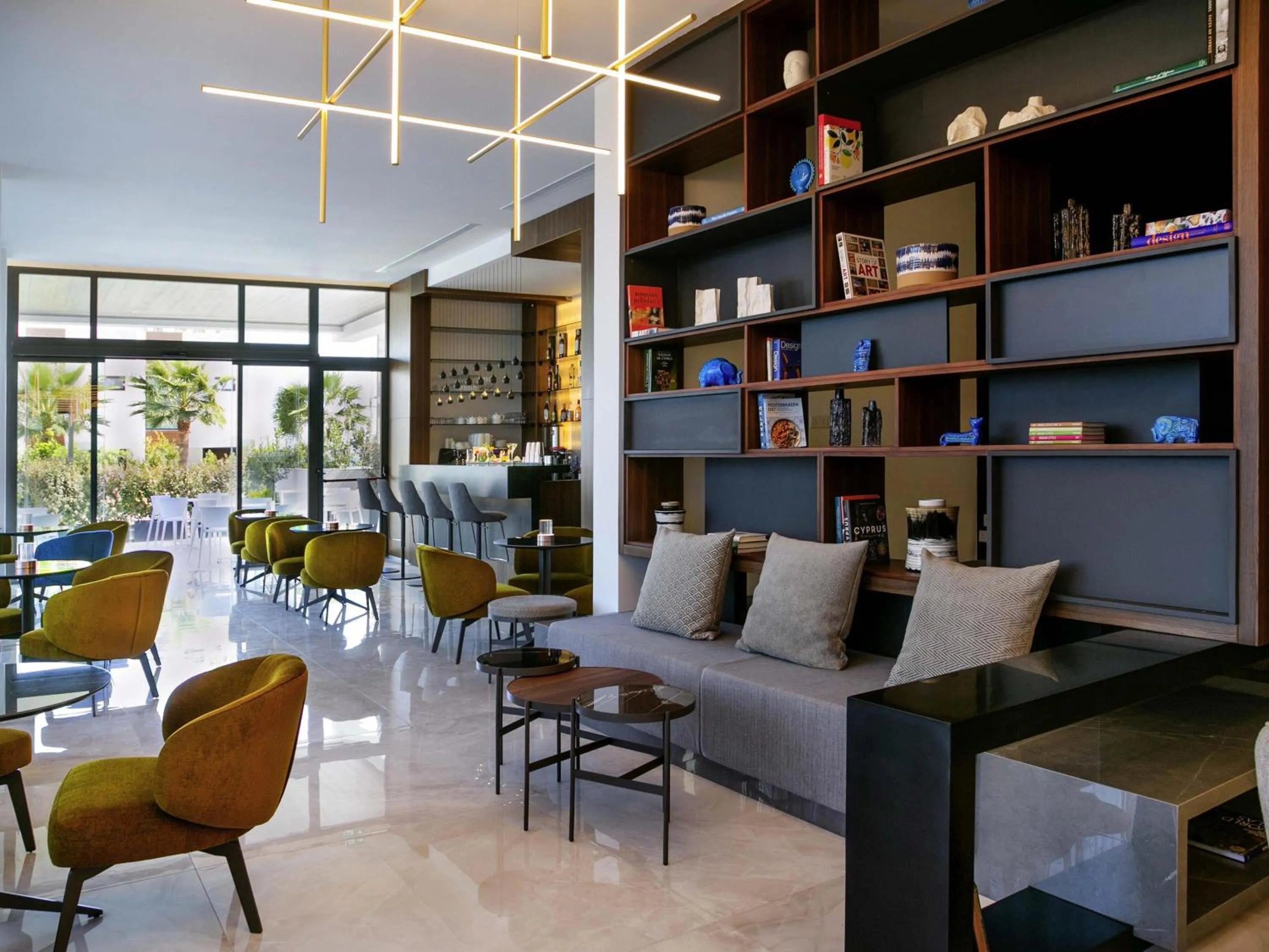 Lounge or bar in Mercure Larnaca Beach Resort