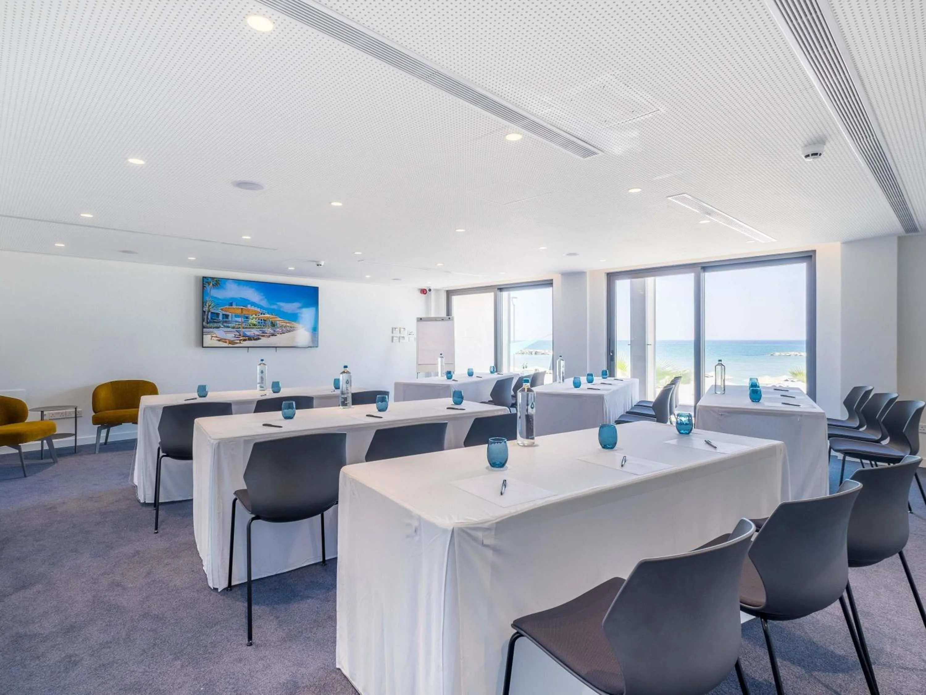Meeting/conference room in Mercure Larnaca Beach Resort