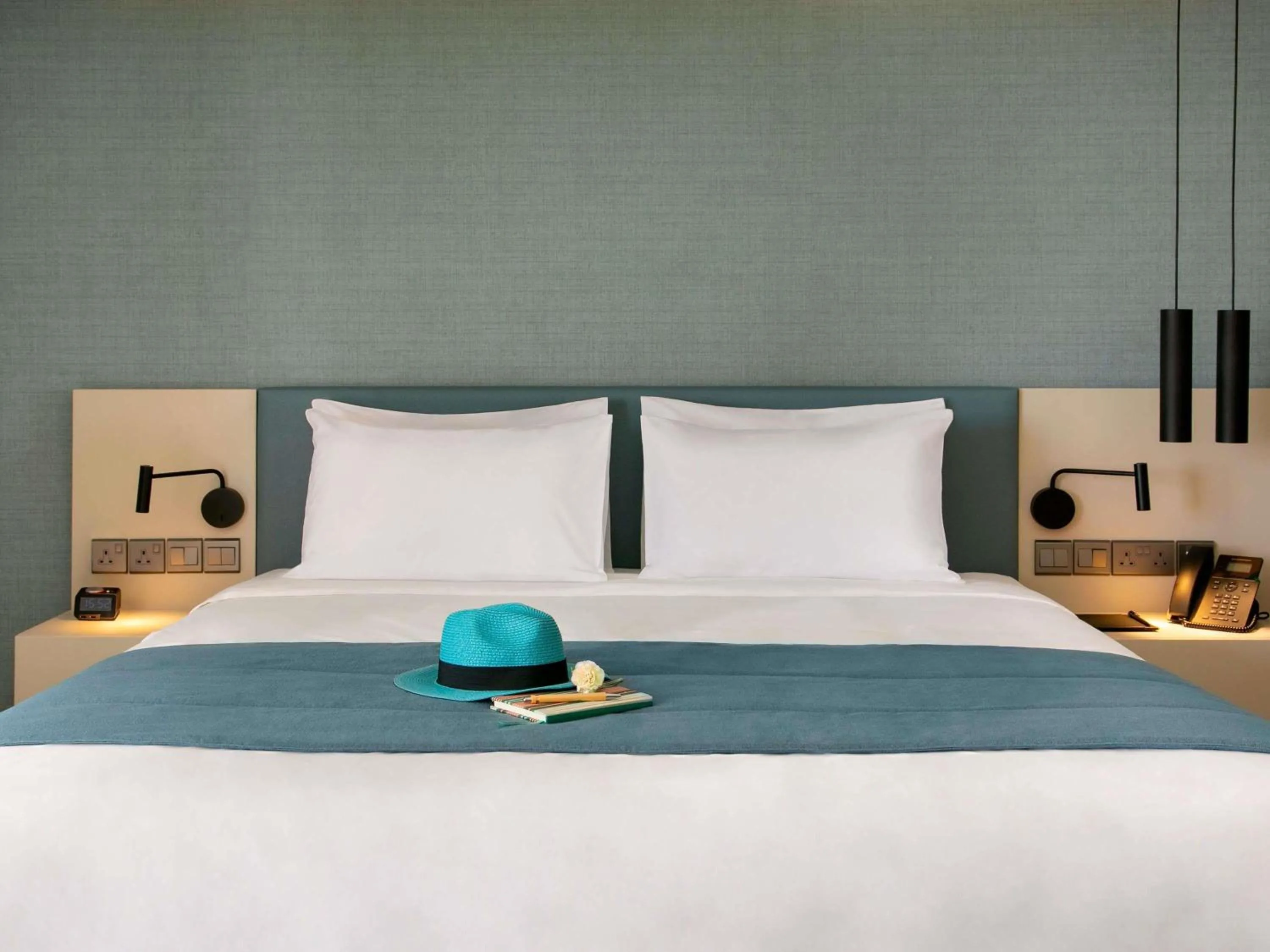 Bedroom, Bed in Mercure Larnaca Beach Resort