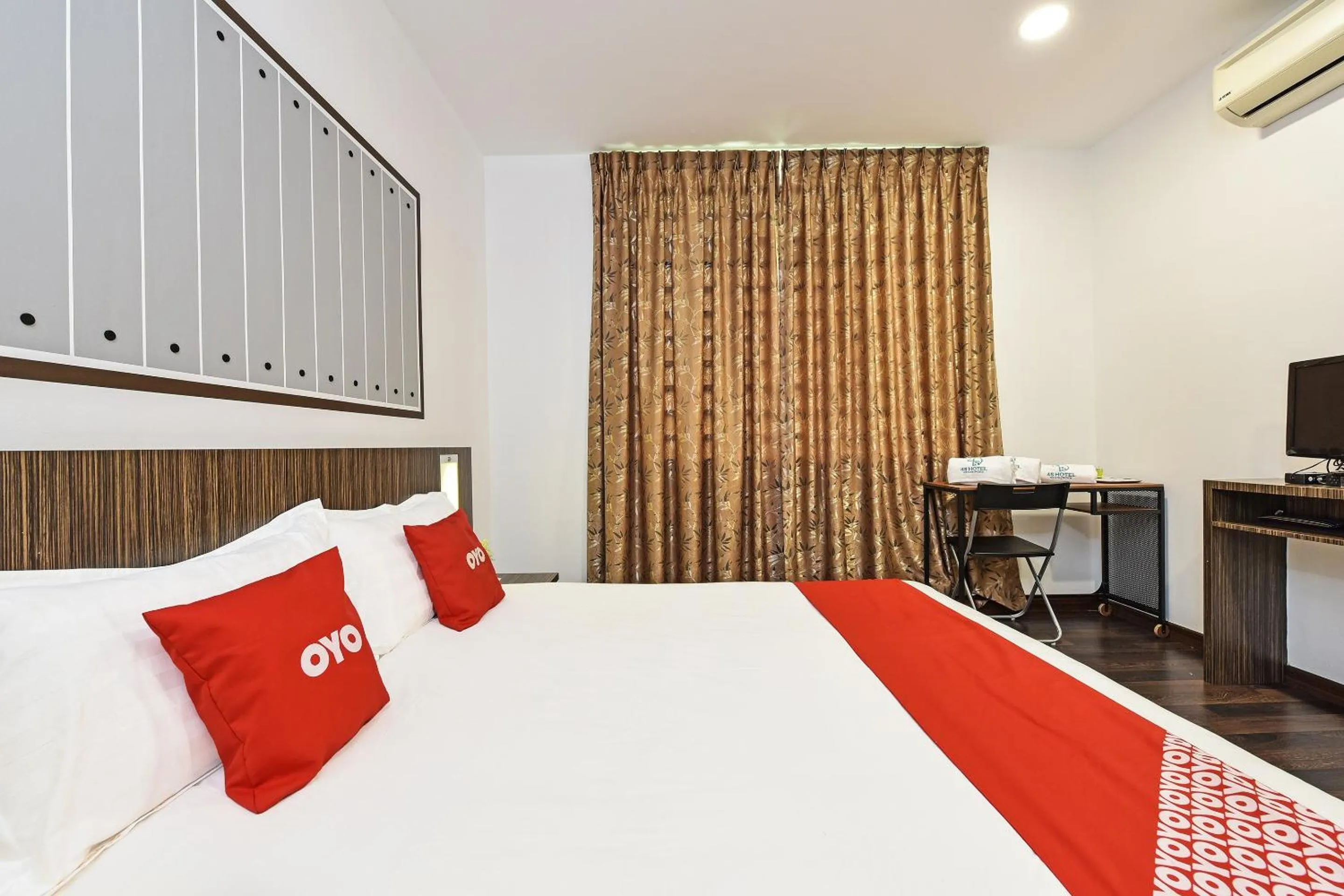 View (from property/room), Bed in 4S Hotel