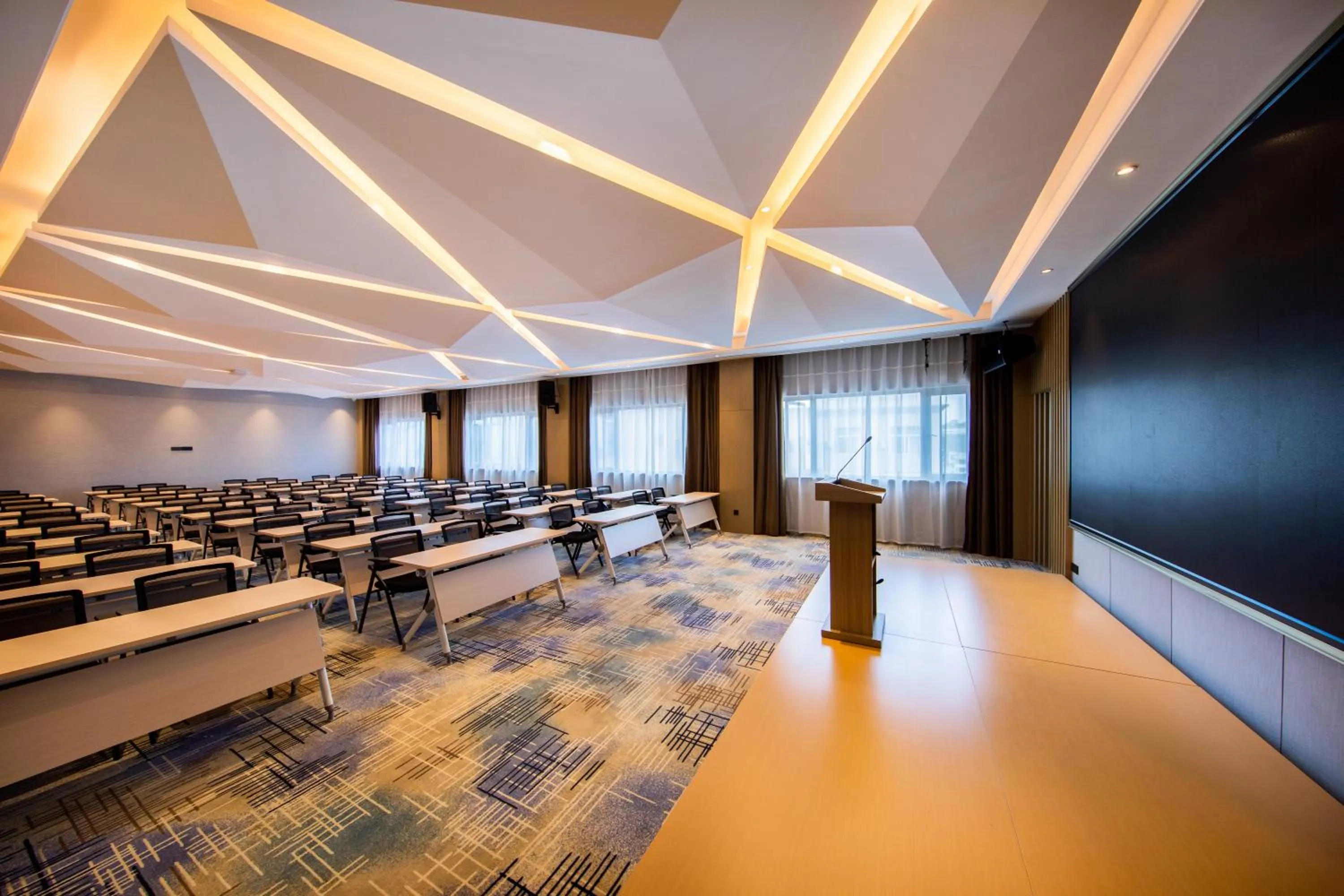 Seating area in Paco Hotel Guangzhou South Railway Station Panyu Changlong Branch