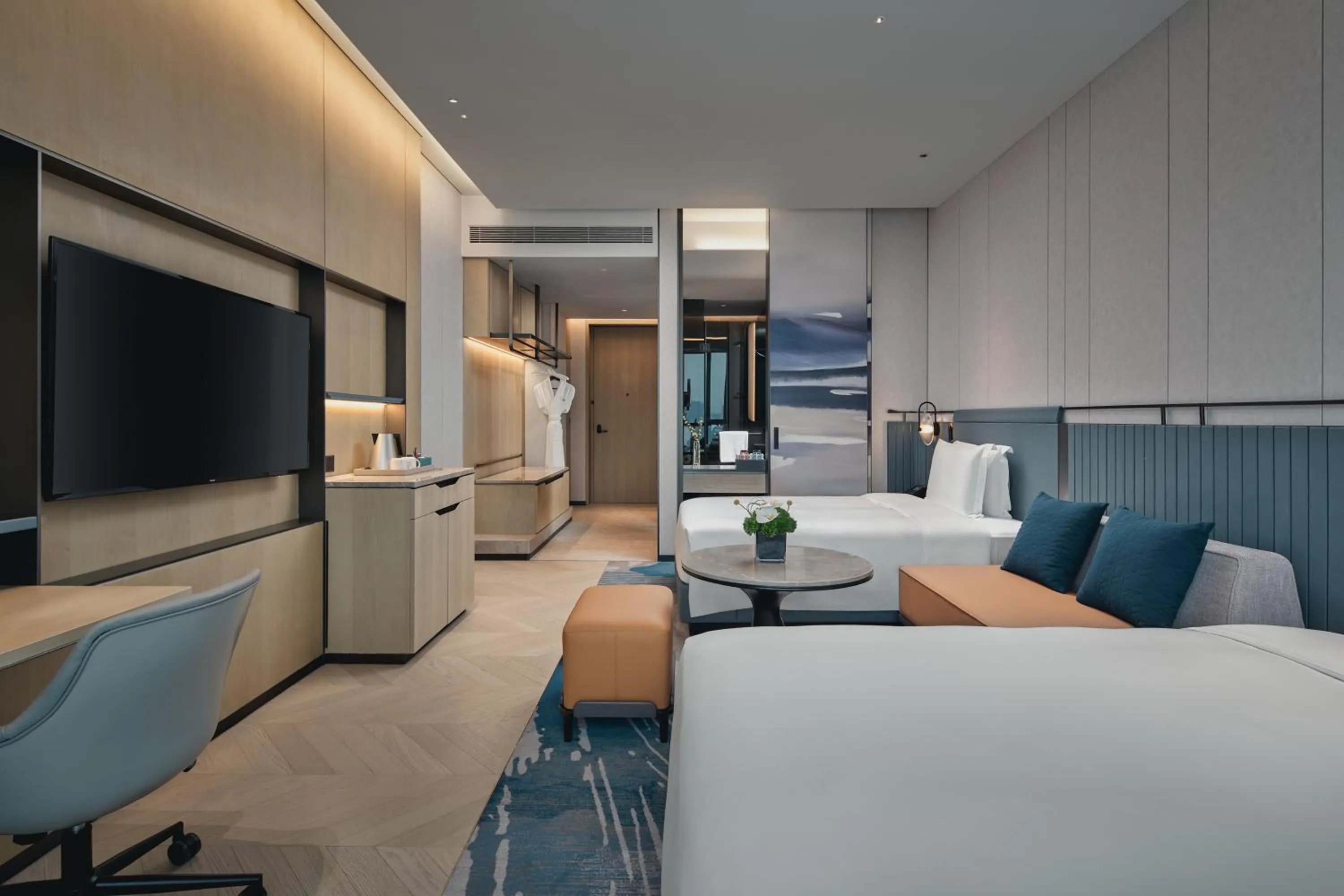 Bed in Crowne Plaza Hangzhou Riverside by IHG