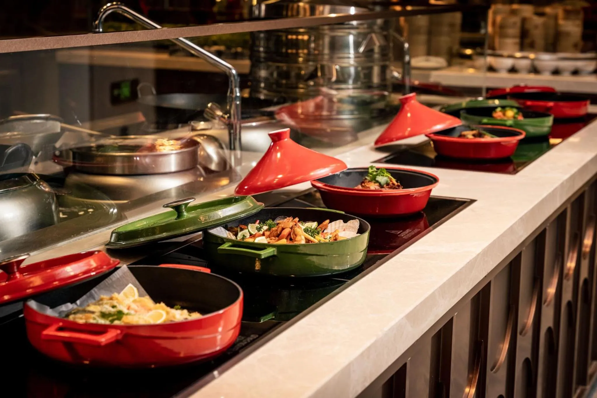 Restaurant/places to eat in Crowne Plaza Hangzhou Riverside by IHG