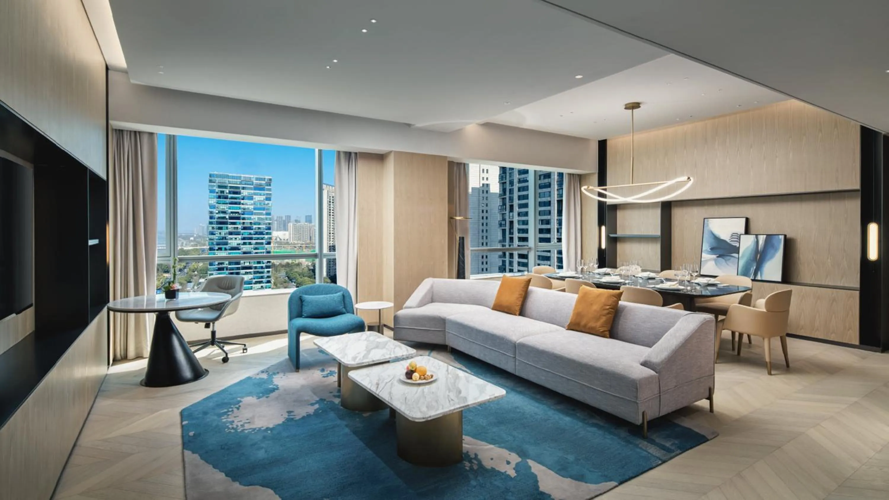 Photo of the whole room in Crowne Plaza Hangzhou Riverside by IHG