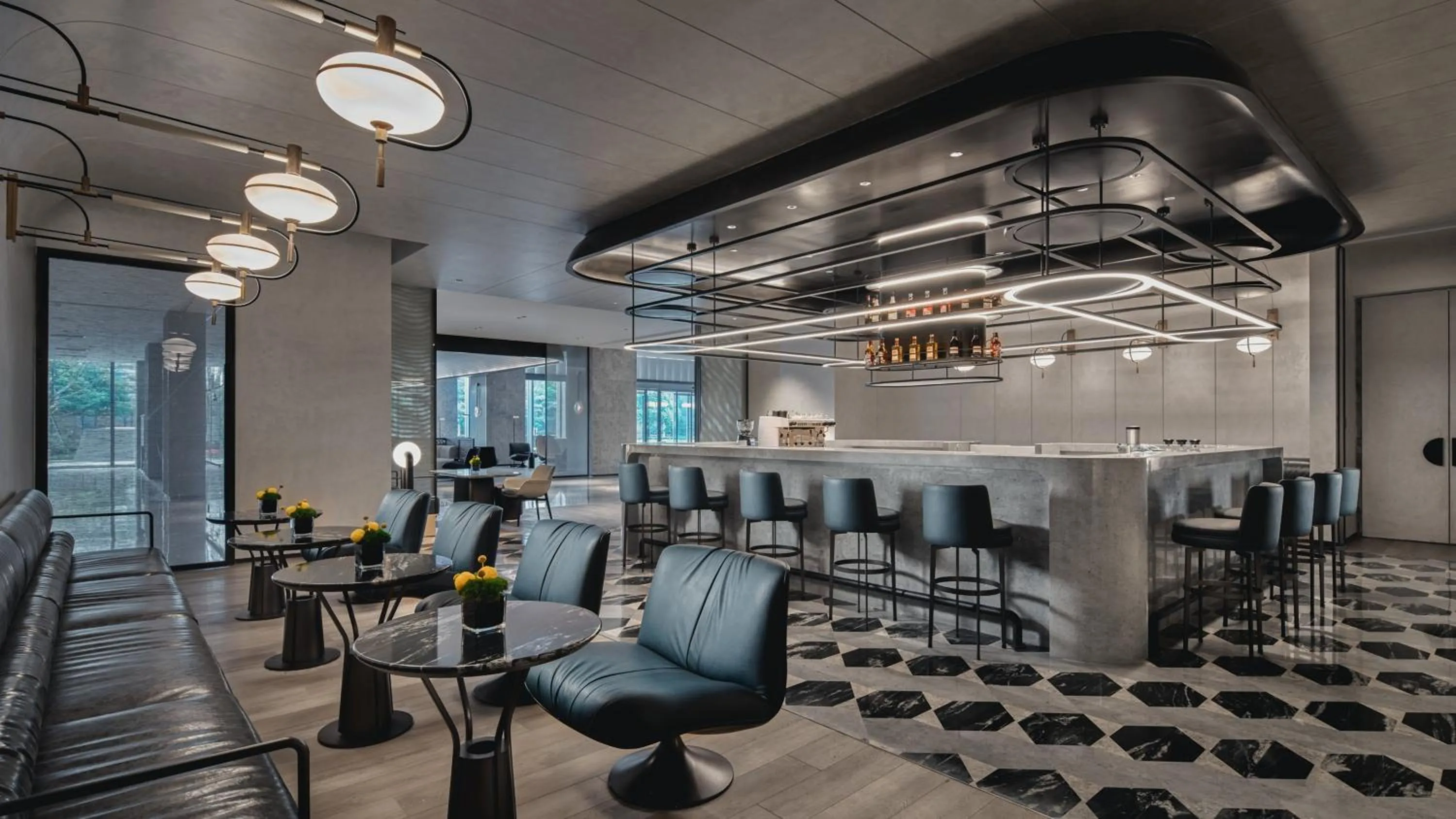 Lounge or bar in Crowne Plaza Hangzhou Riverside by IHG