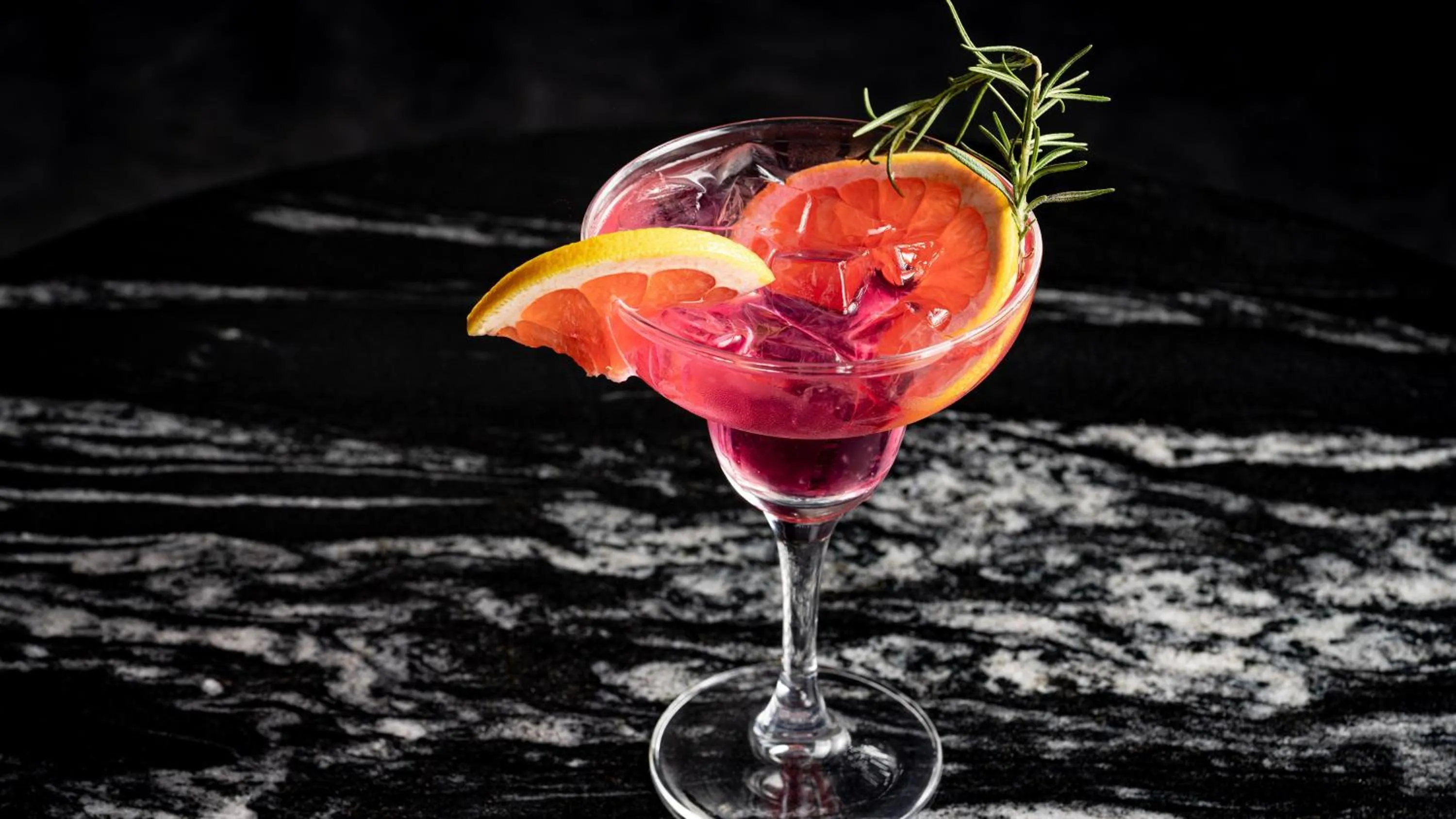 Lounge or bar in Crowne Plaza Hangzhou Riverside by IHG