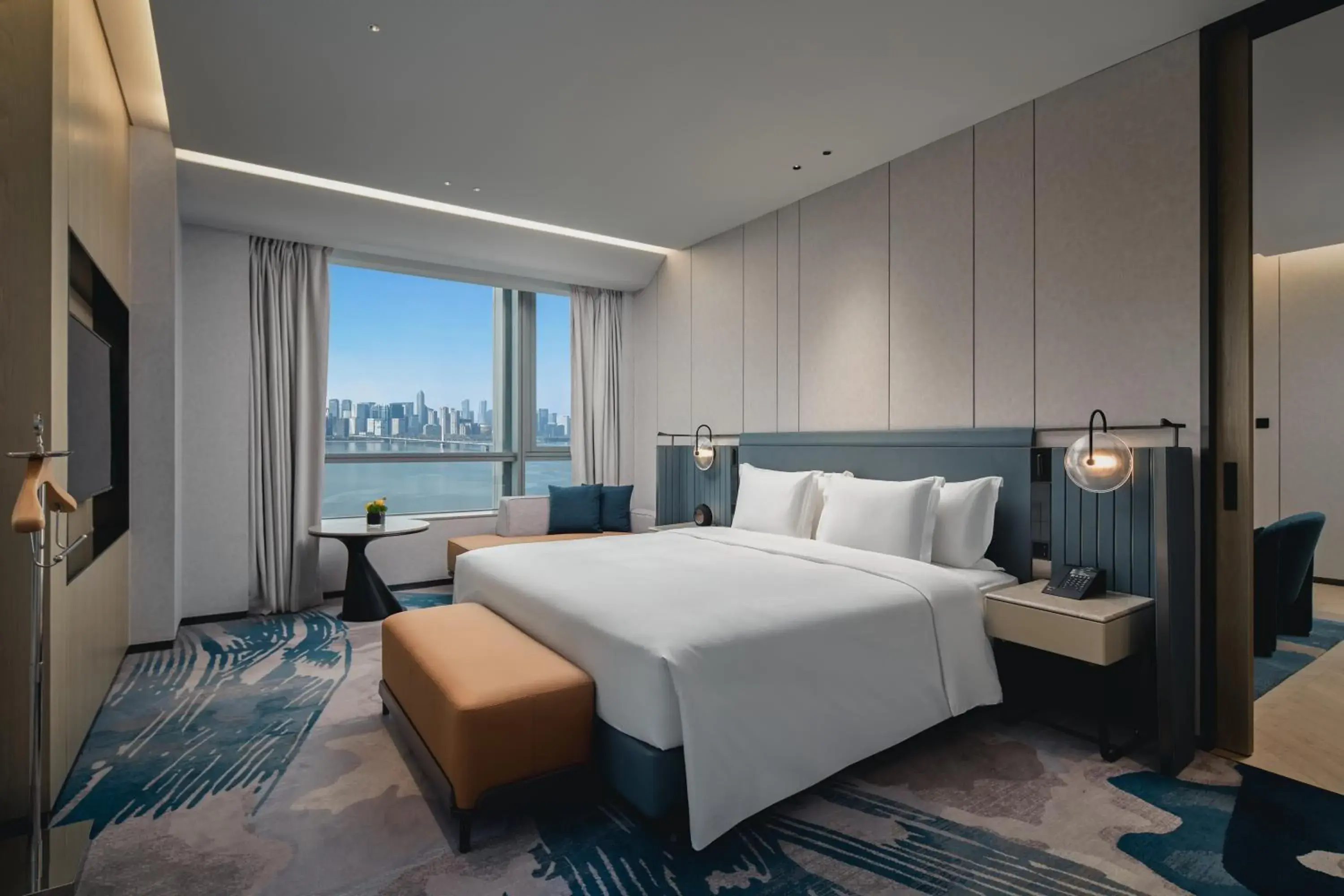 One-Bedroom Suite with River View in Crowne Plaza Hangzhou Riverside by IHG One-Bedroom Suite with River View in Crowne Plaza Hangzhou Riverside by IHG