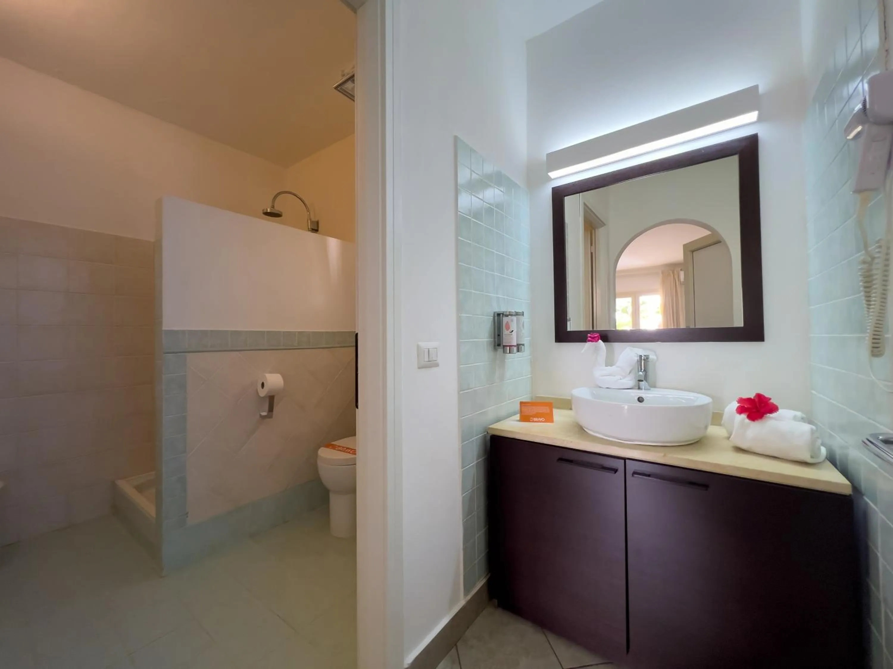 Bathroom in VOI Praia de Chaves Resort