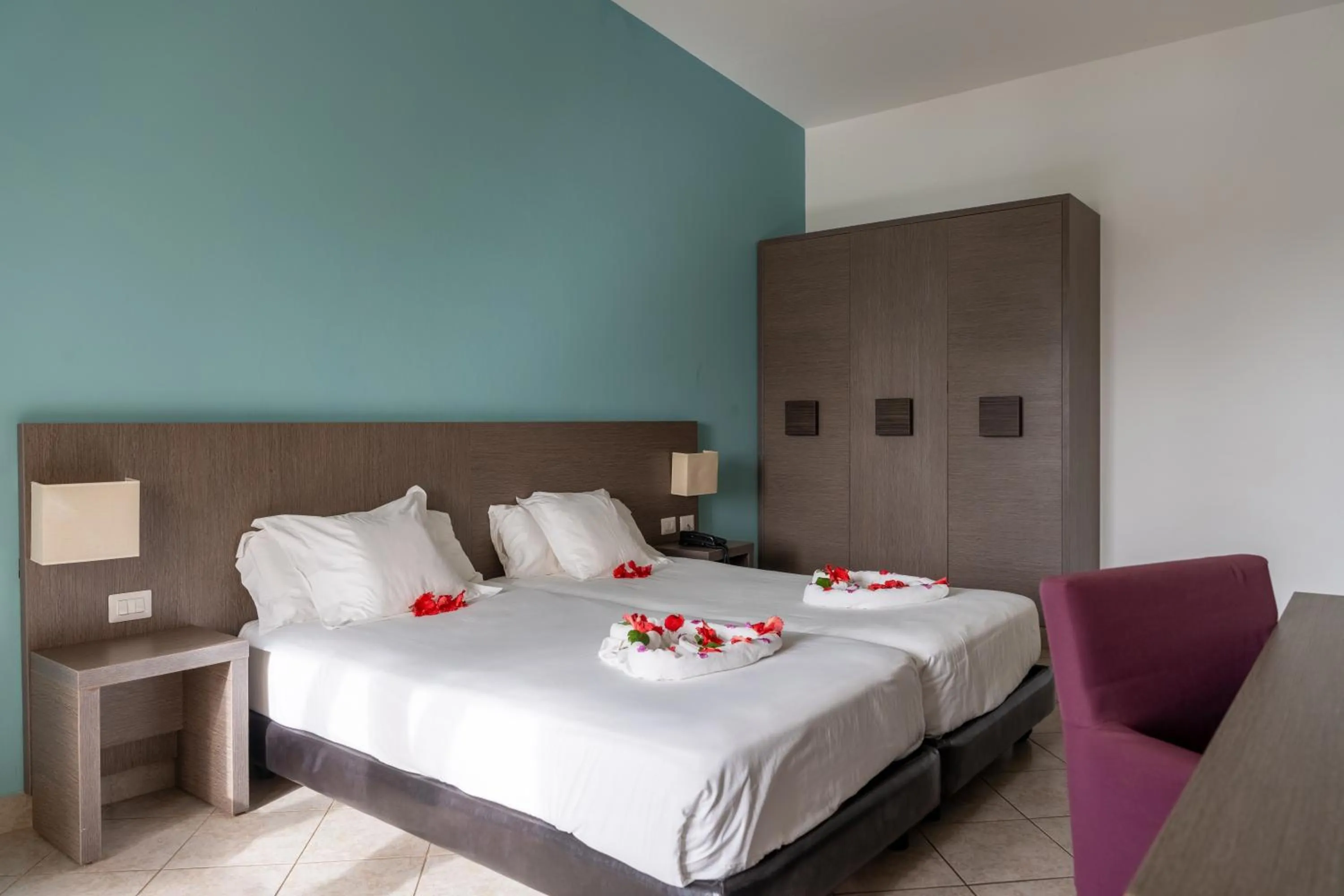 Bedroom, Bed in VOI Praia de Chaves Resort