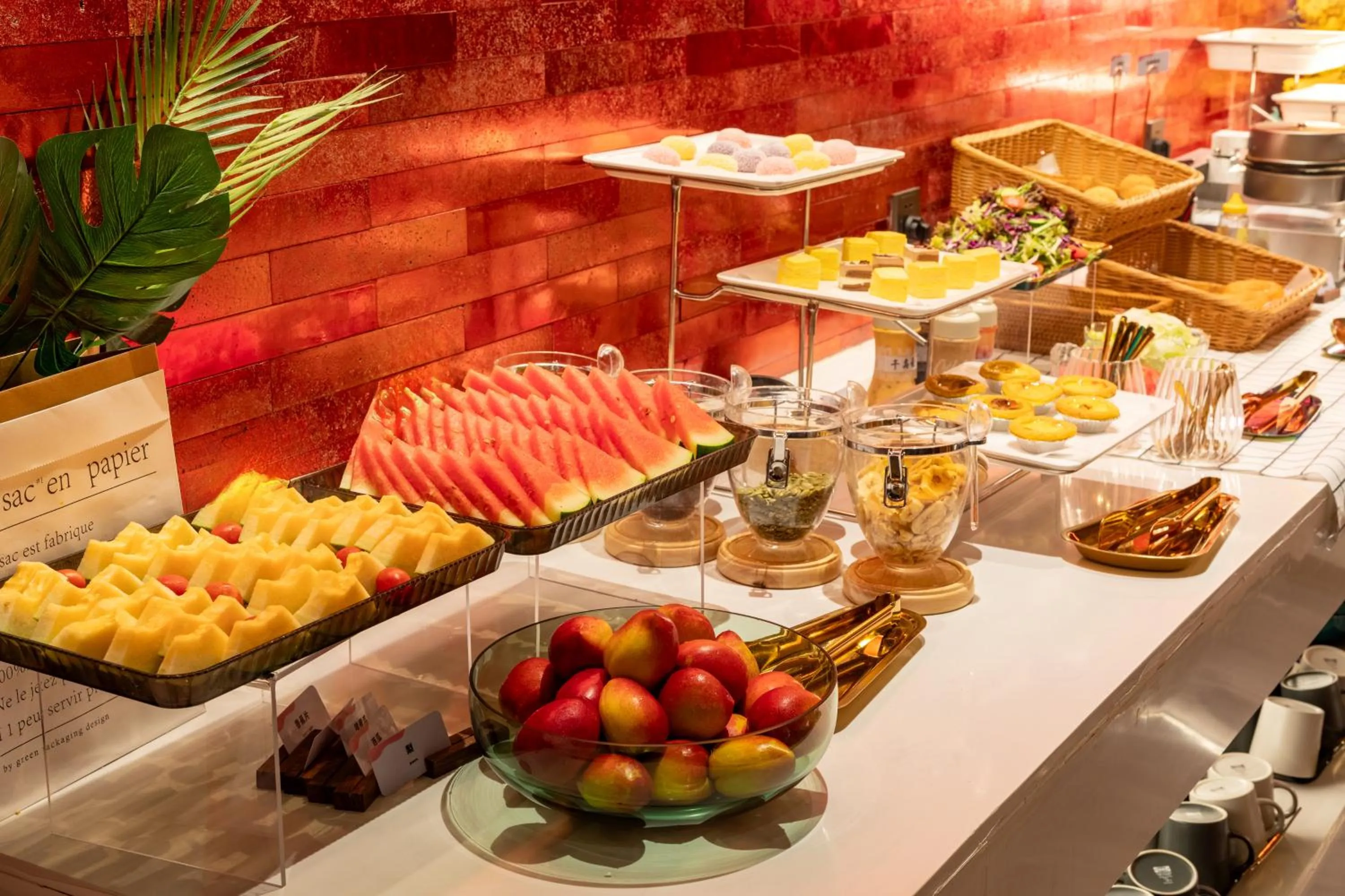 Breakfast in Echarm PLUS International Hotel Zhujiang New Town Wuyangcun Metro Station Branch- Free Deliver Service to Canton Fair Complex During Canton Fair Period