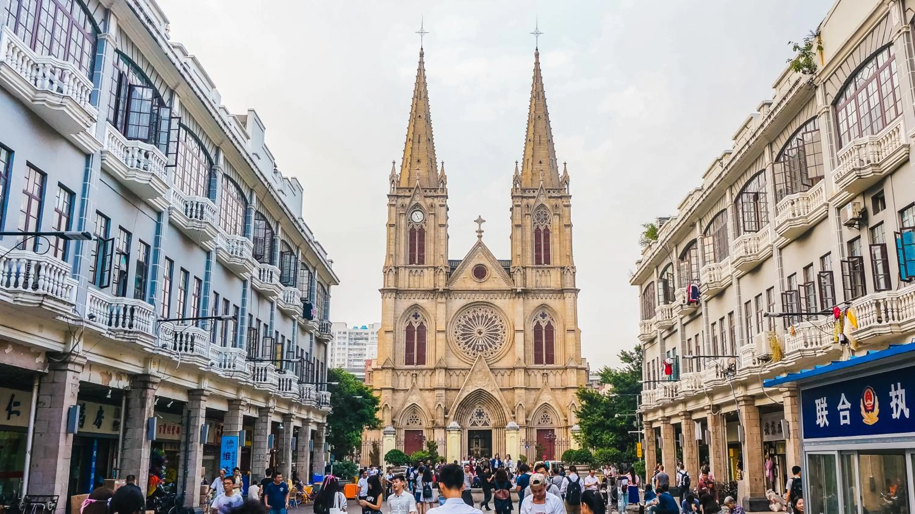 Nearby landmark in Echarm PLUS International Hotel Zhujiang New Town Wuyangcun Metro Station Branch- Free Deliver Service to Canton Fair Complex During Canton Fair Period