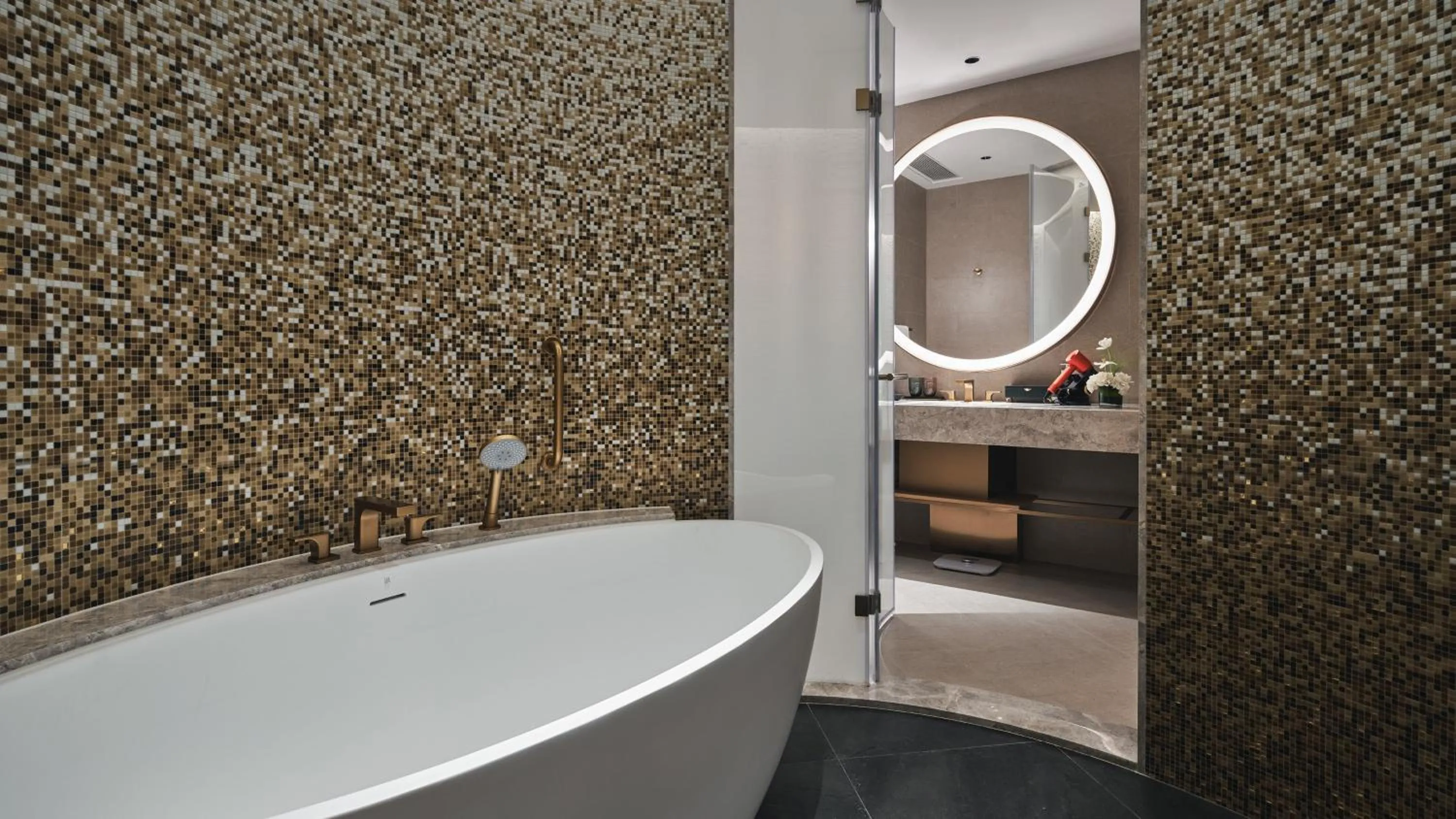 Bathroom in Hotel Indigo Hangzhou Tianmushan