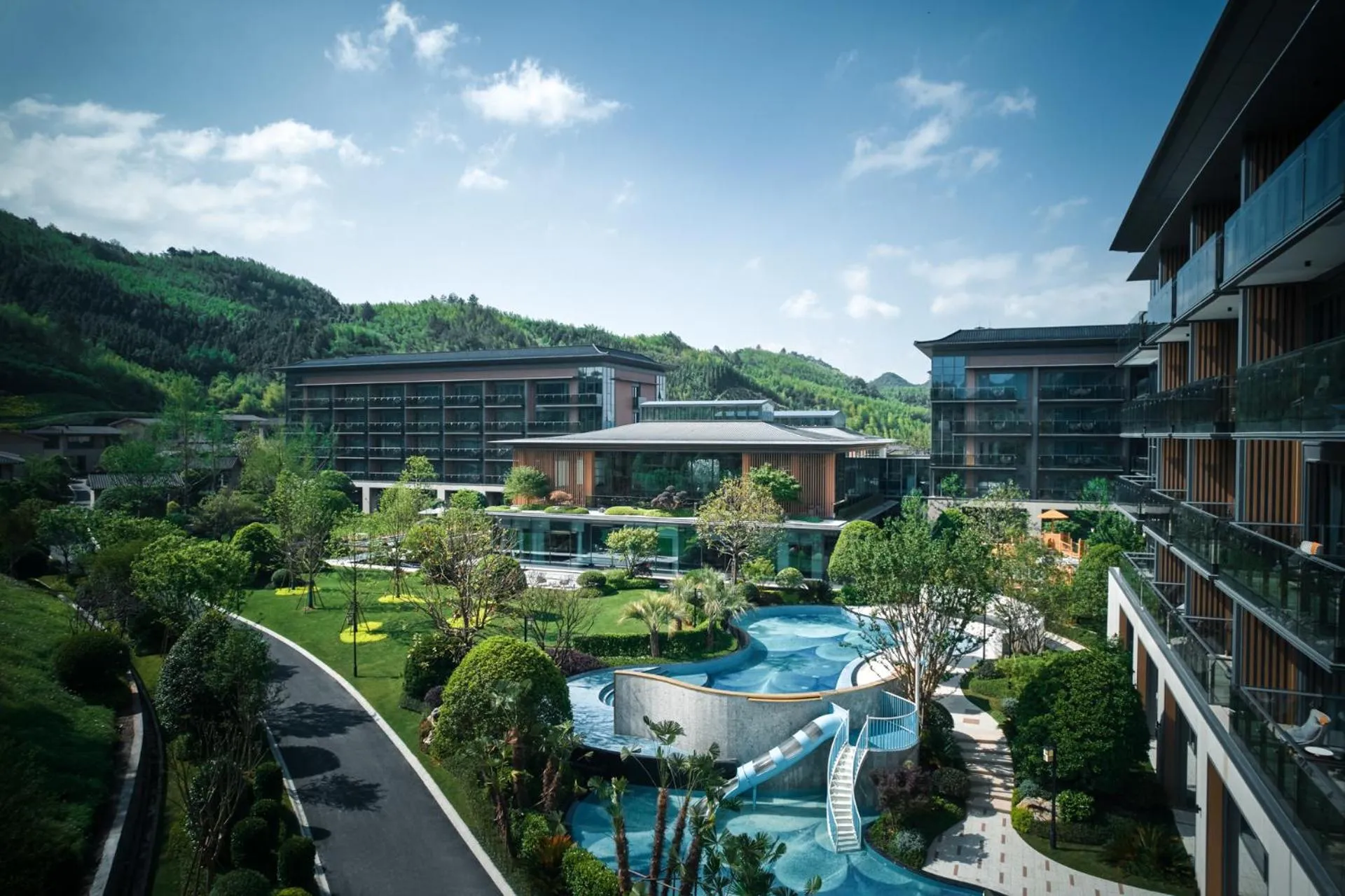 Property building in Hotel Indigo Hangzhou Tianmushan