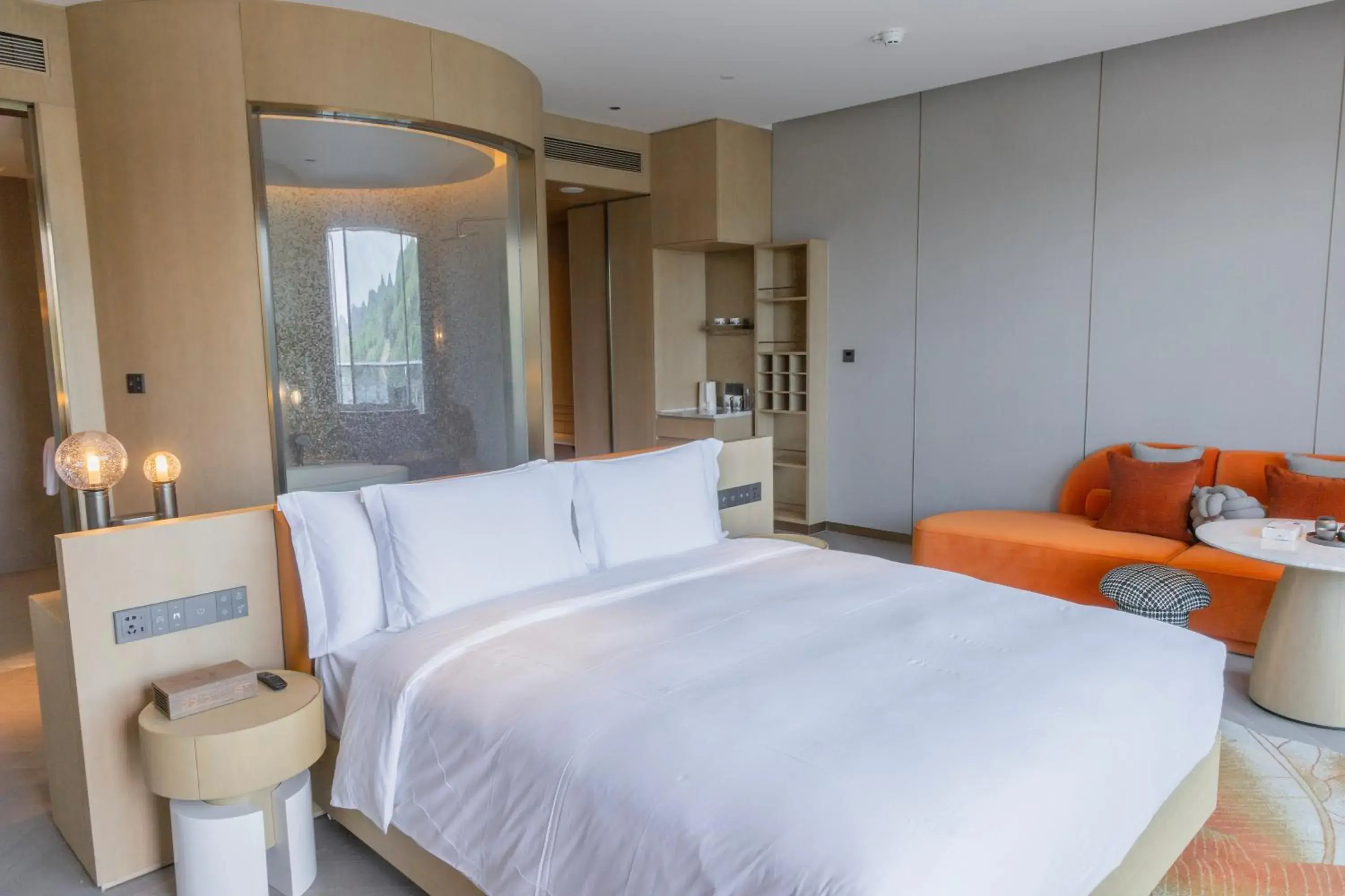 Premium King Room in Hotel Indigo Hangzhou Tianmushan Premium King Room in Hotel Indigo Hangzhou Tianmushan