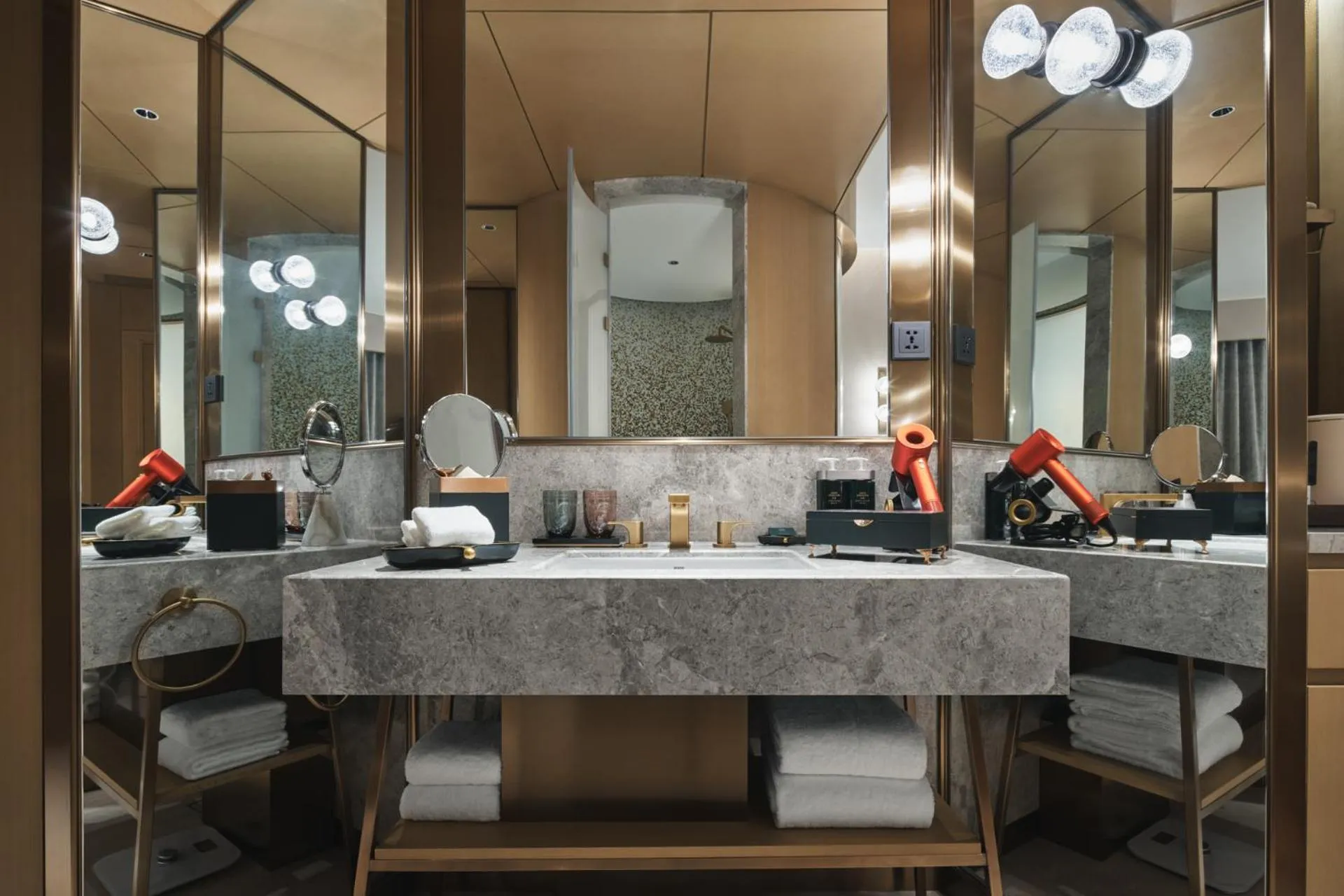 Bathroom in Hotel Indigo Hangzhou Tianmushan