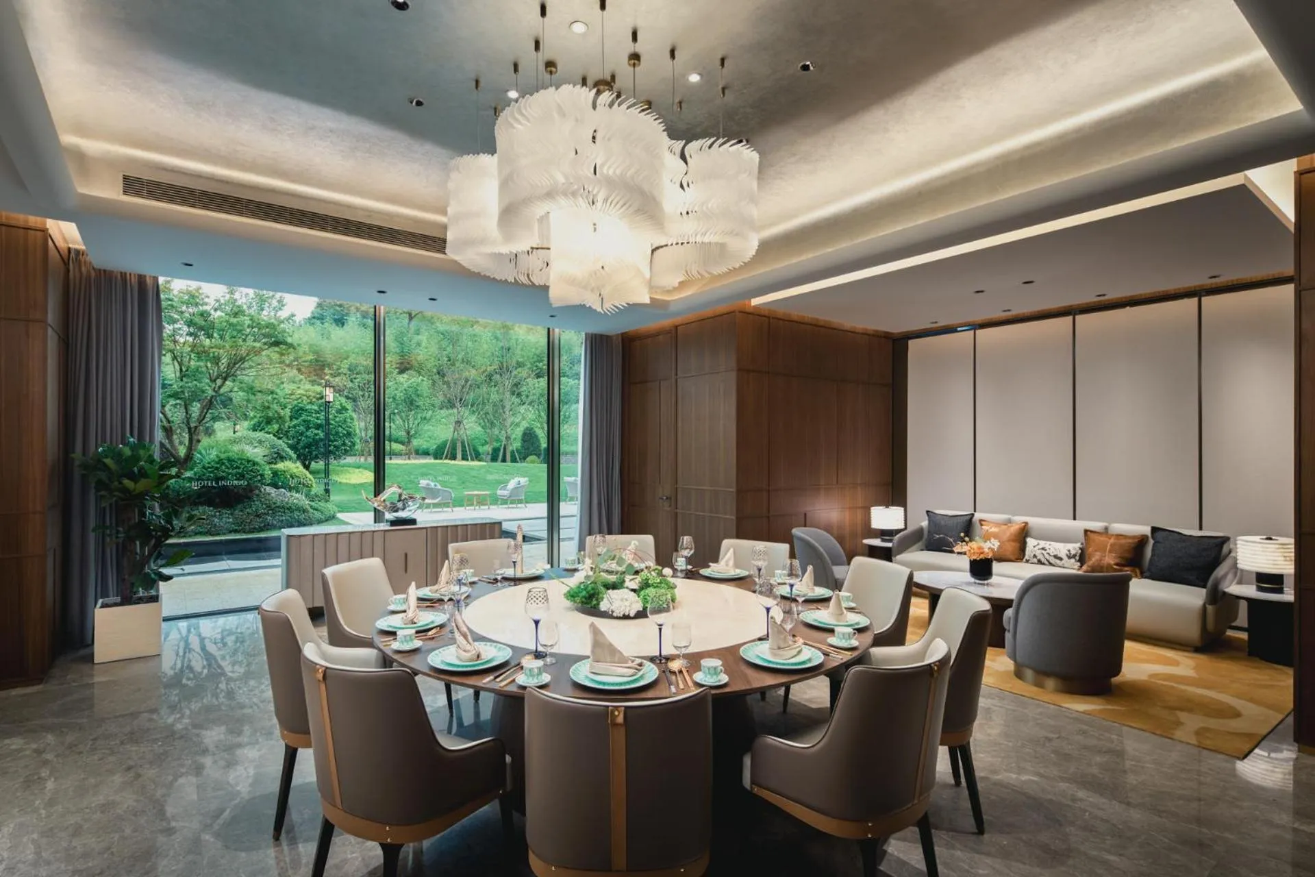 Dining area in Hotel Indigo Hangzhou Tianmushan