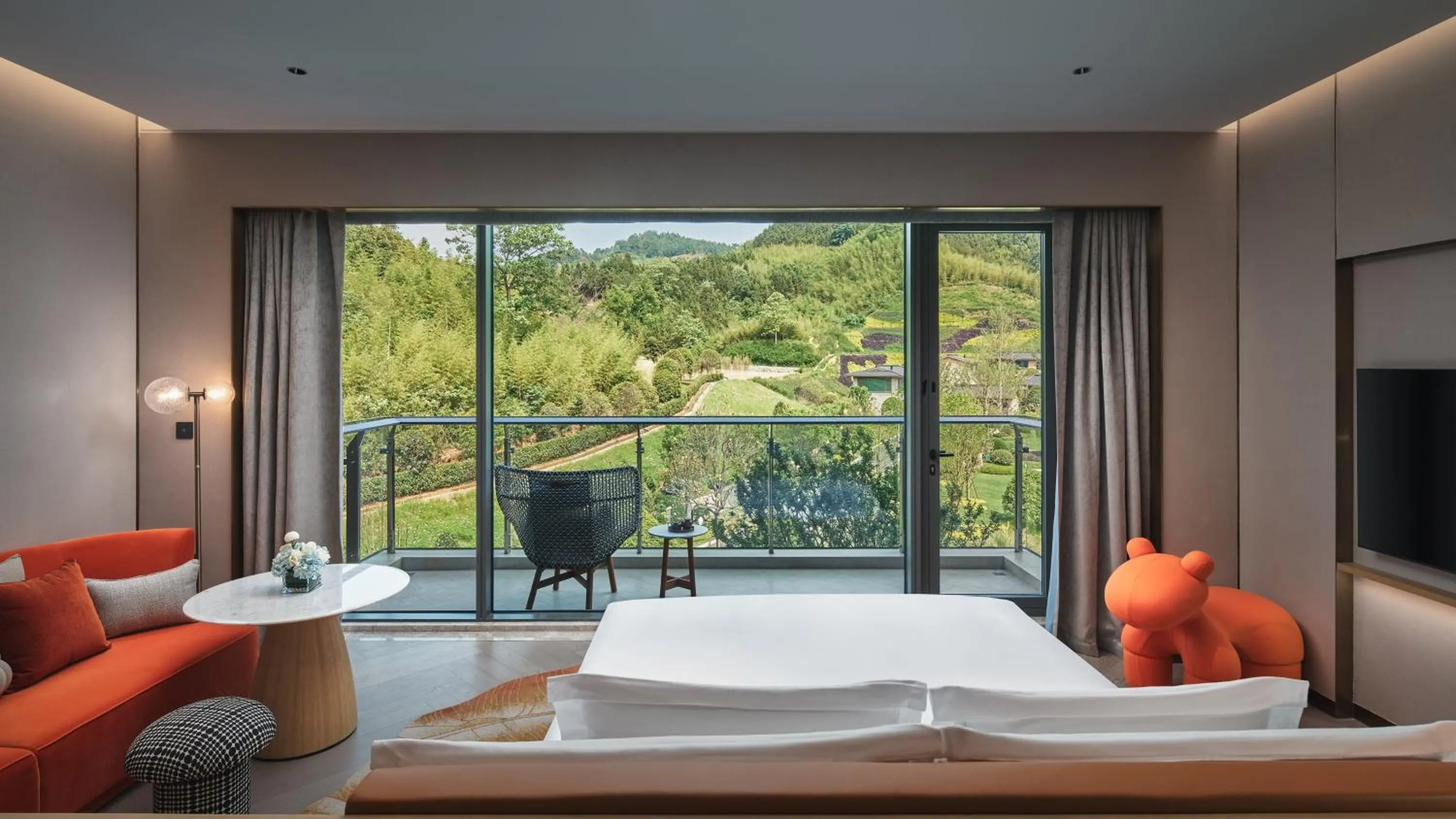 Photo of the whole room in Hotel Indigo Hangzhou Tianmushan