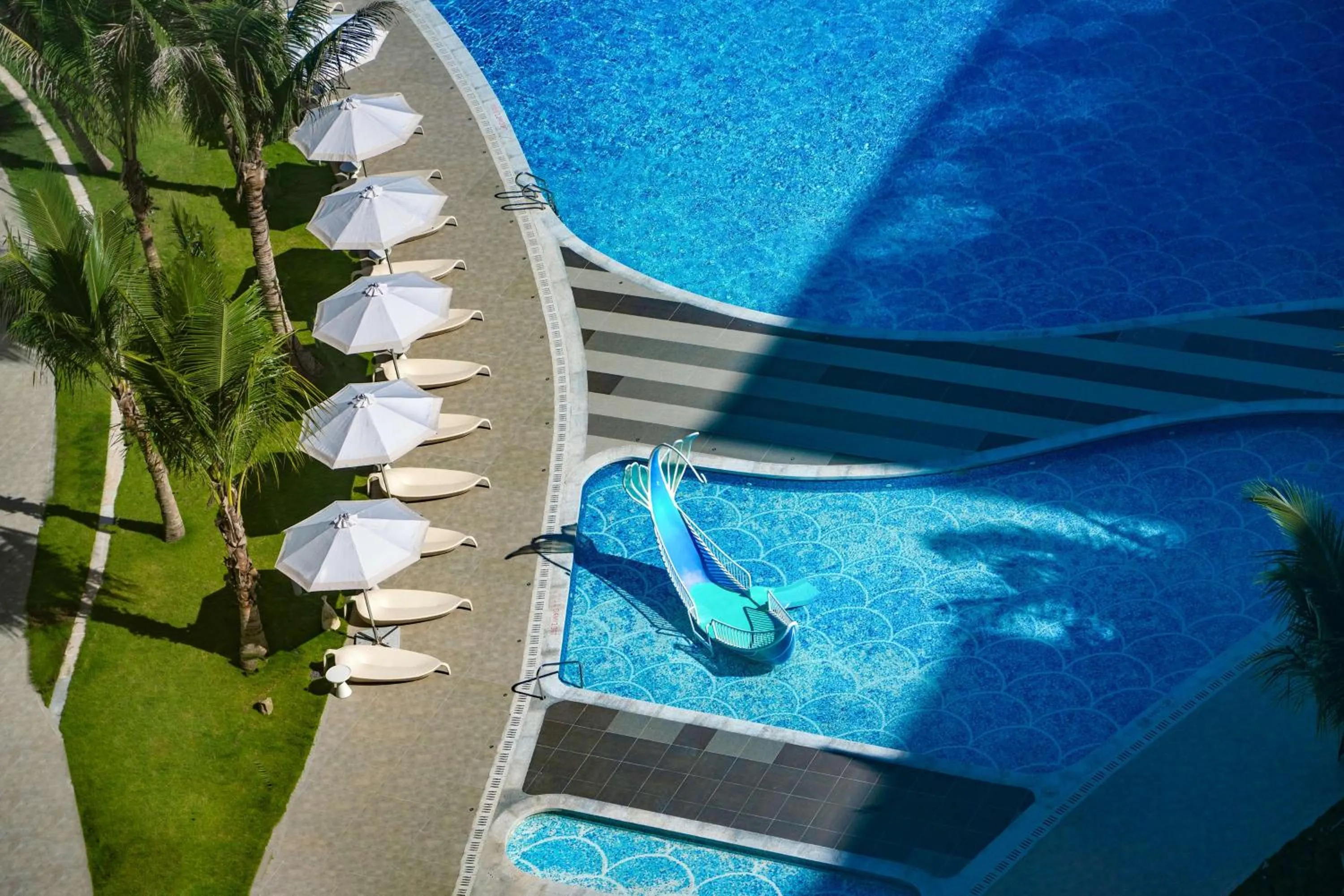 Pool view in The Mermoon Resort Hainan Tufu Bay, Tapestry By Hilton