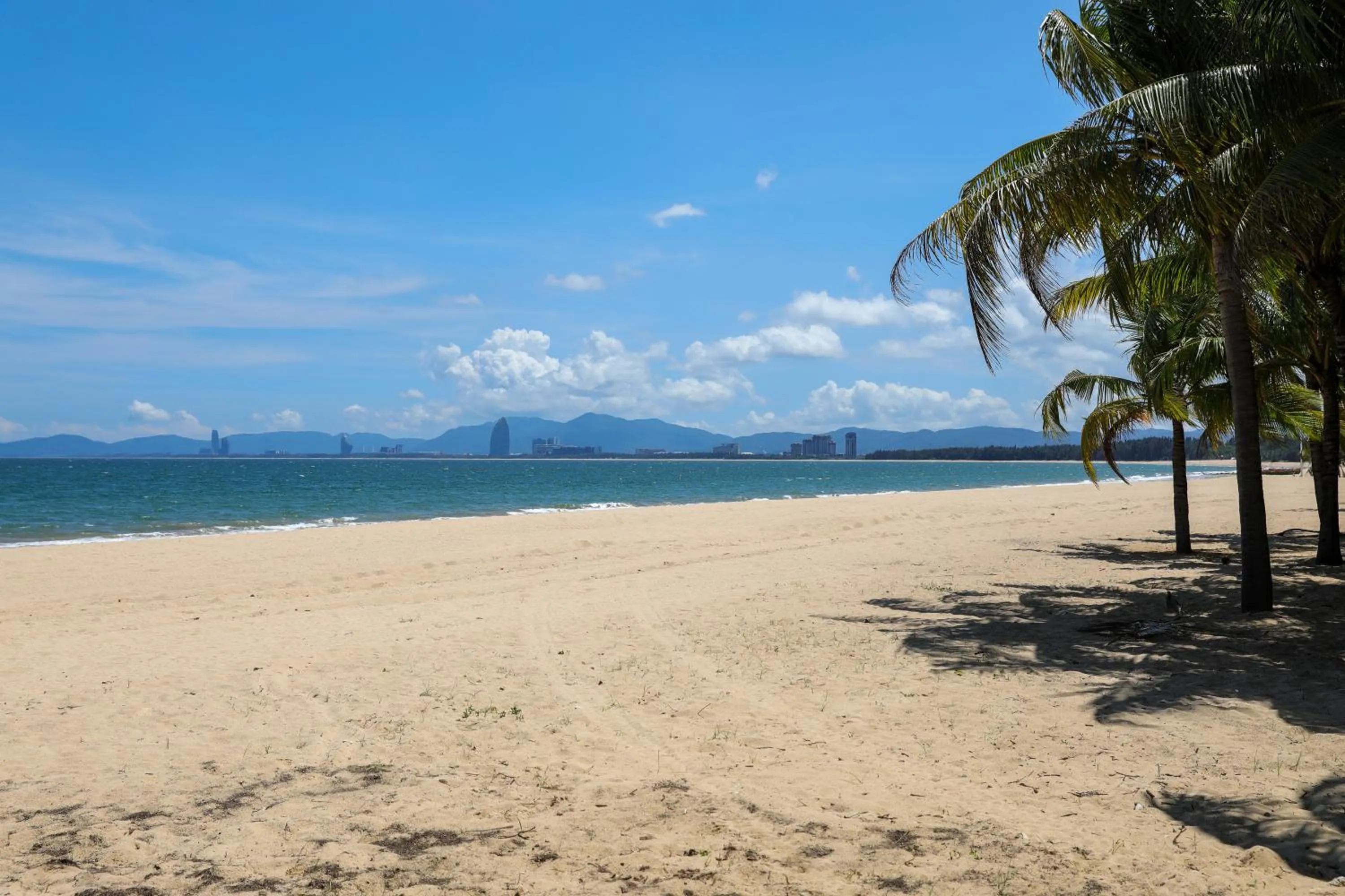 Beach in The Mermoon Resort Hainan Tufu Bay, Tapestry By Hilton