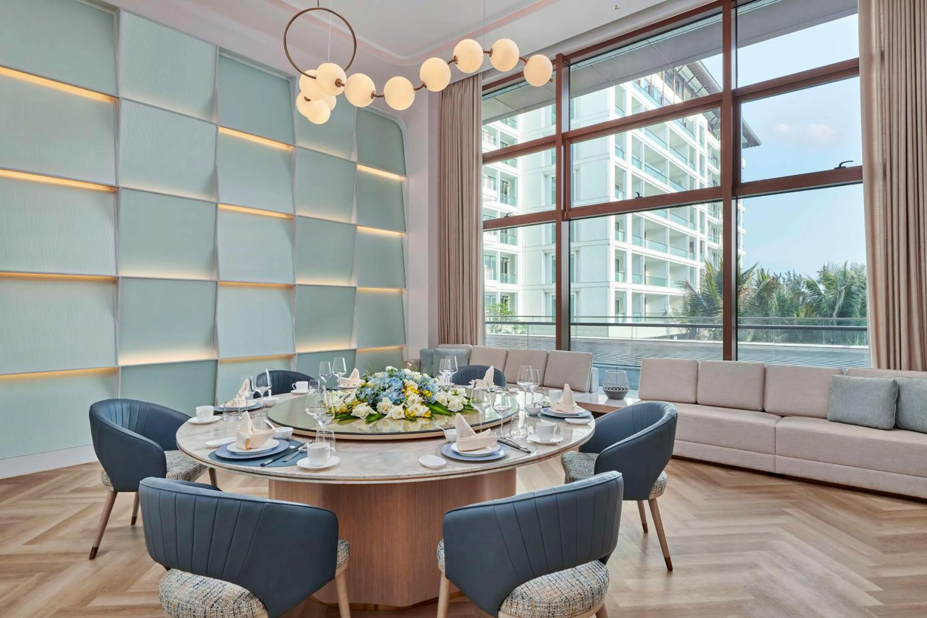 Restaurant/places to eat in The Mermoon Resort Hainan Tufu Bay, Tapestry By Hilton