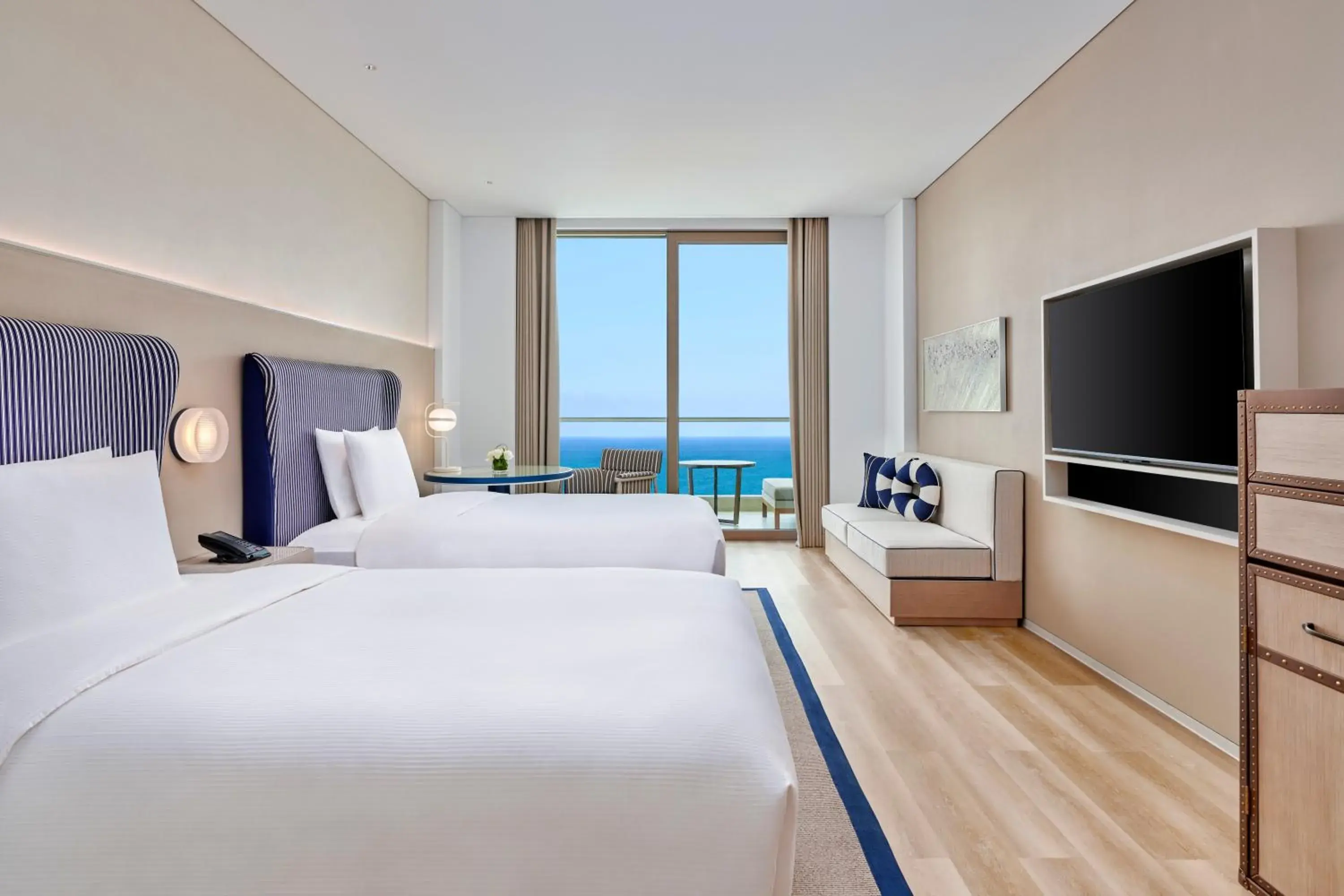 Premium Twin Room with Ocean View in The Mermoon Resort Hainan Tufu Bay, Tapestry By Hilton Premium Twin Room with Ocean View in The Mermoon Resort Hainan Tufu Bay, Tapestry By Hilton
