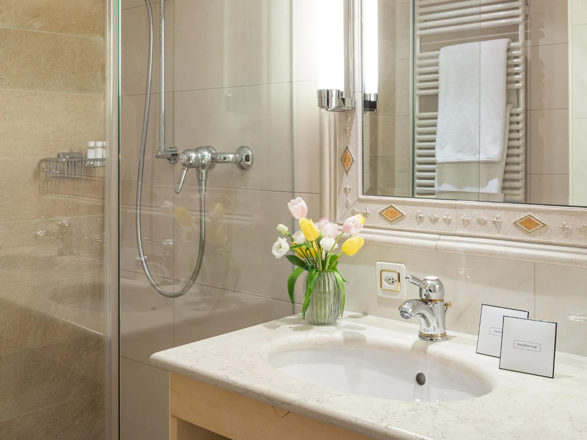 Bathroom in Park Hotel Sonnenhof - Relais & Châteaux