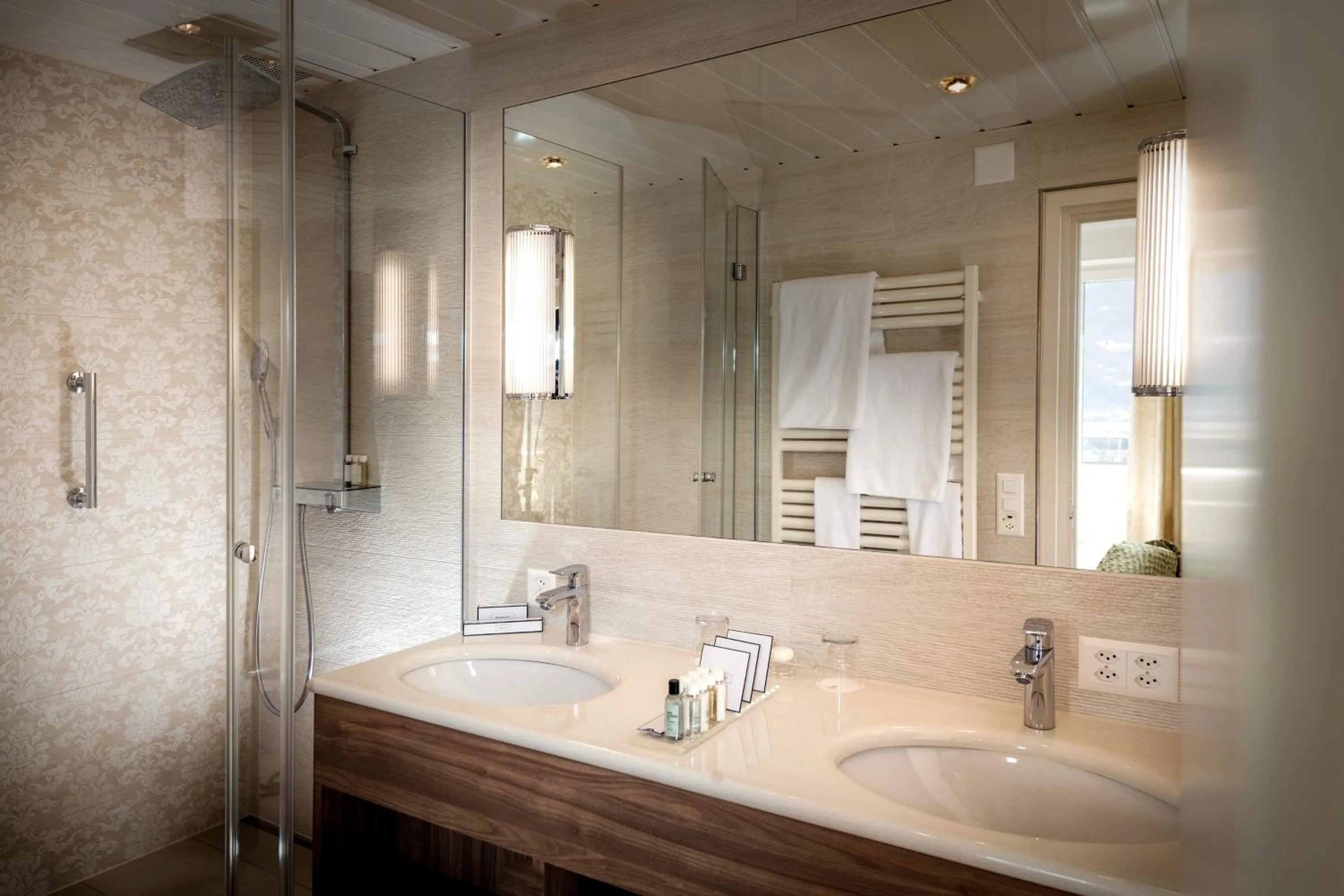 Bathroom in Park Hotel Sonnenhof - Relais & Châteaux