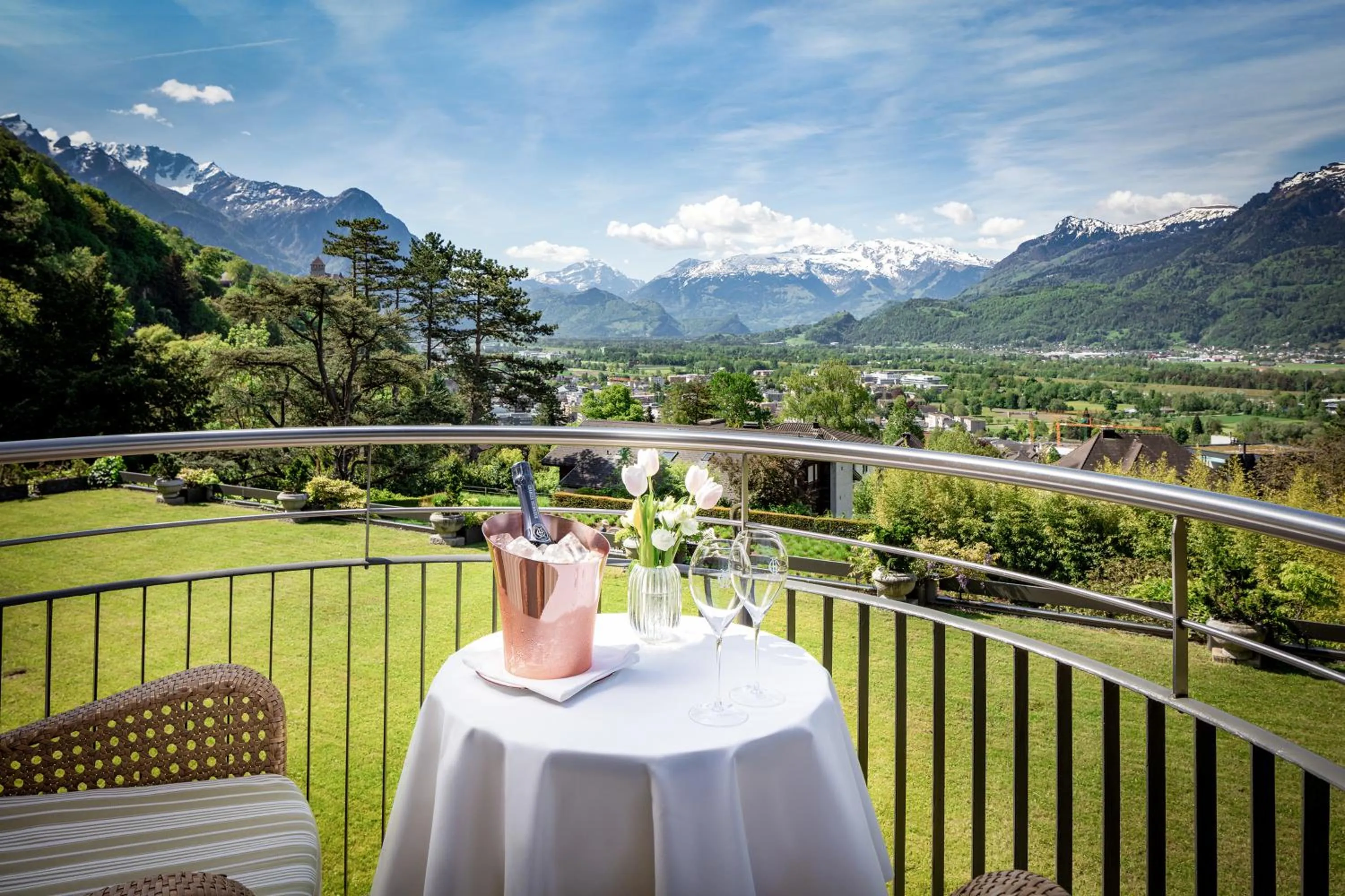 Balcony/Terrace in Park Hotel Sonnenhof - Relais & Châteaux