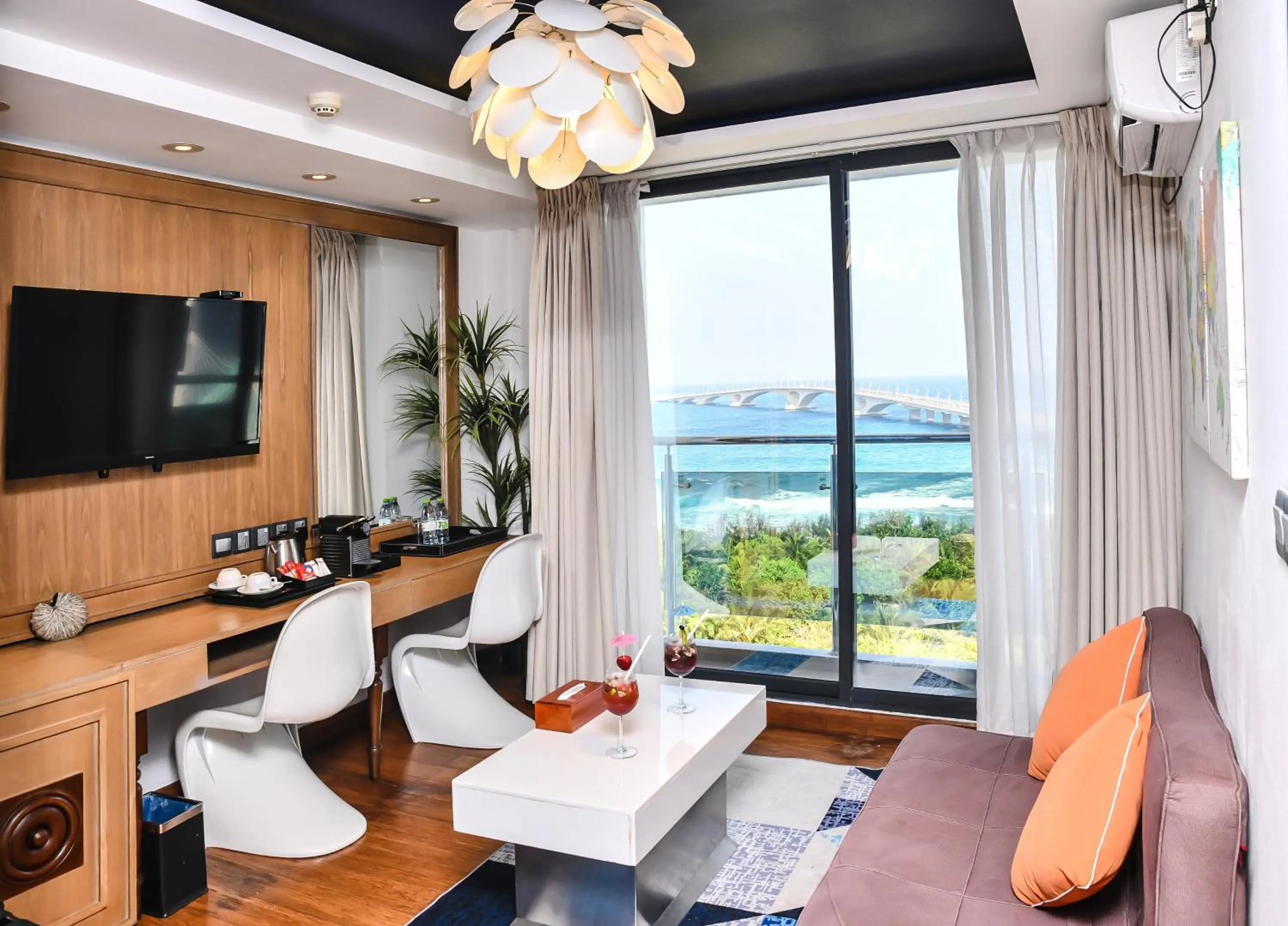 Seating area in Beehive Premier