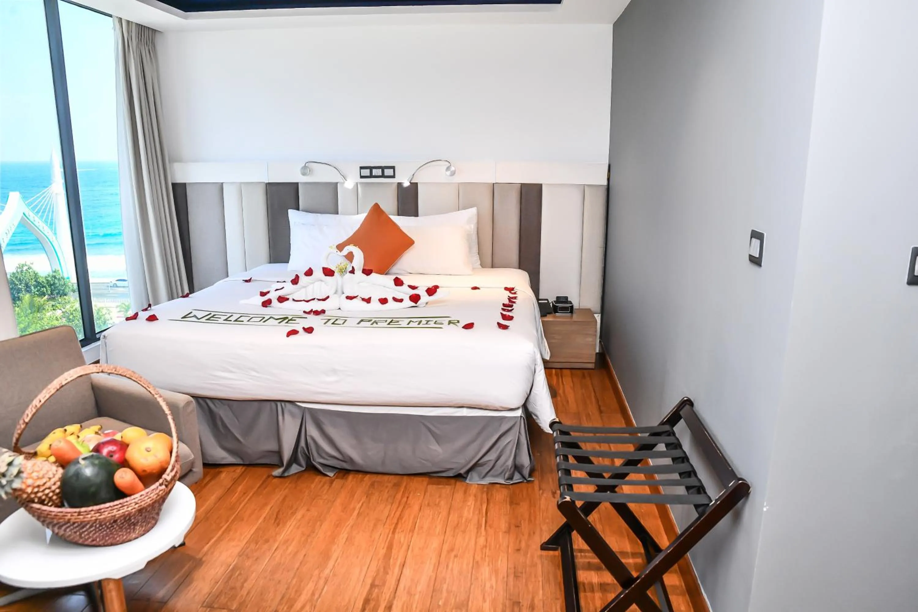 Bedroom, Bed in Beehive Premier