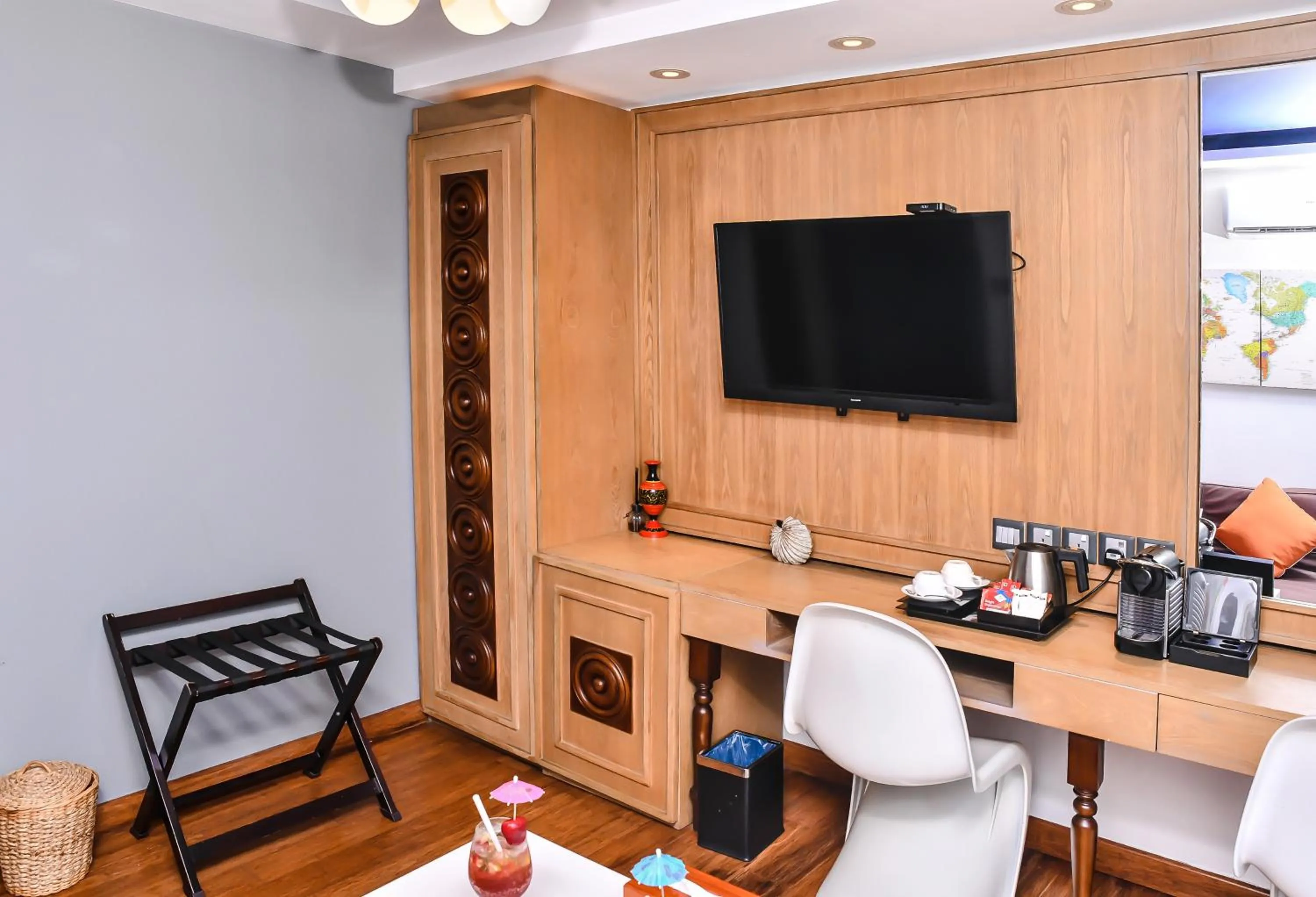 Seating area in Beehive Premier