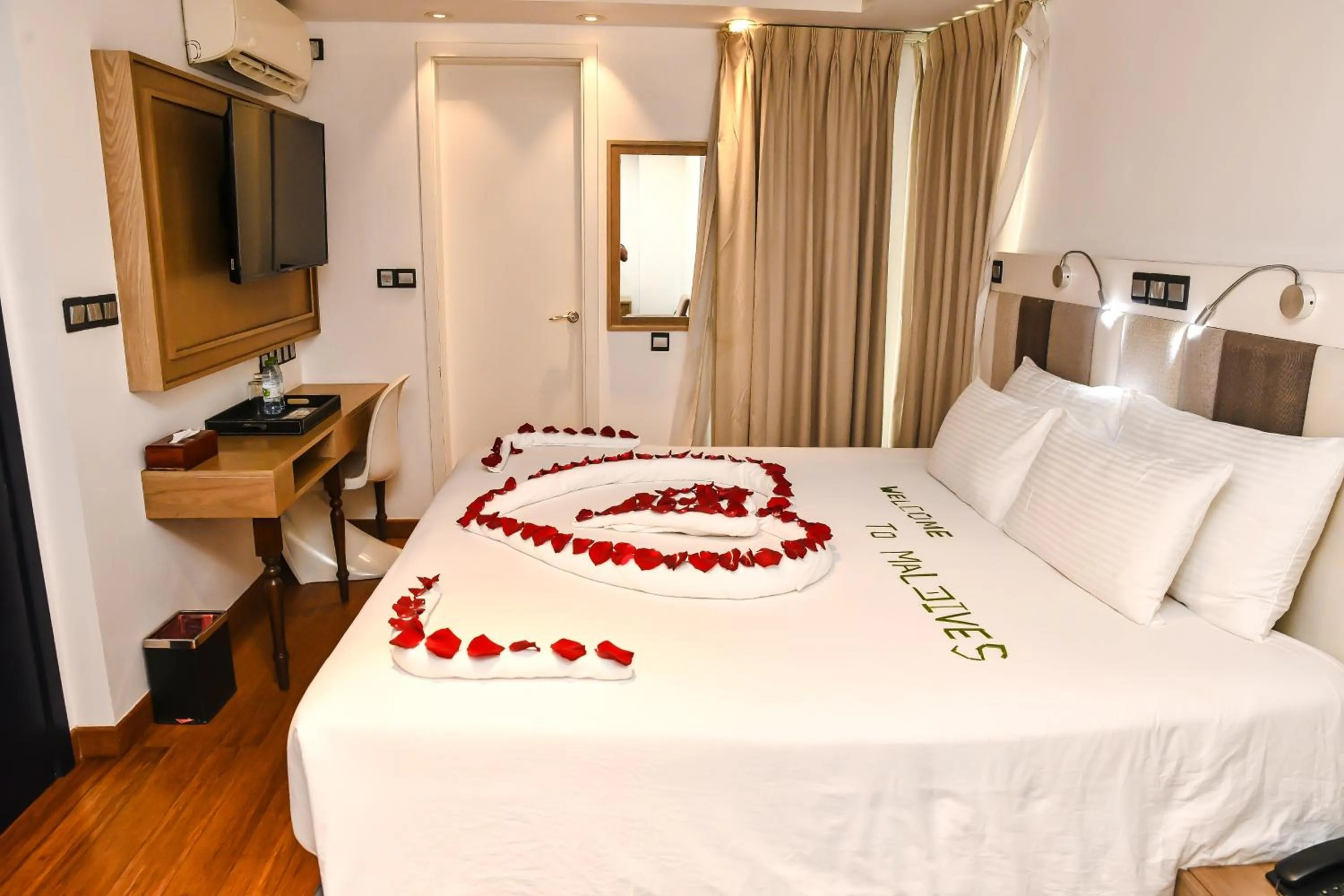 TV and multimedia, Bed in Beehive Premier