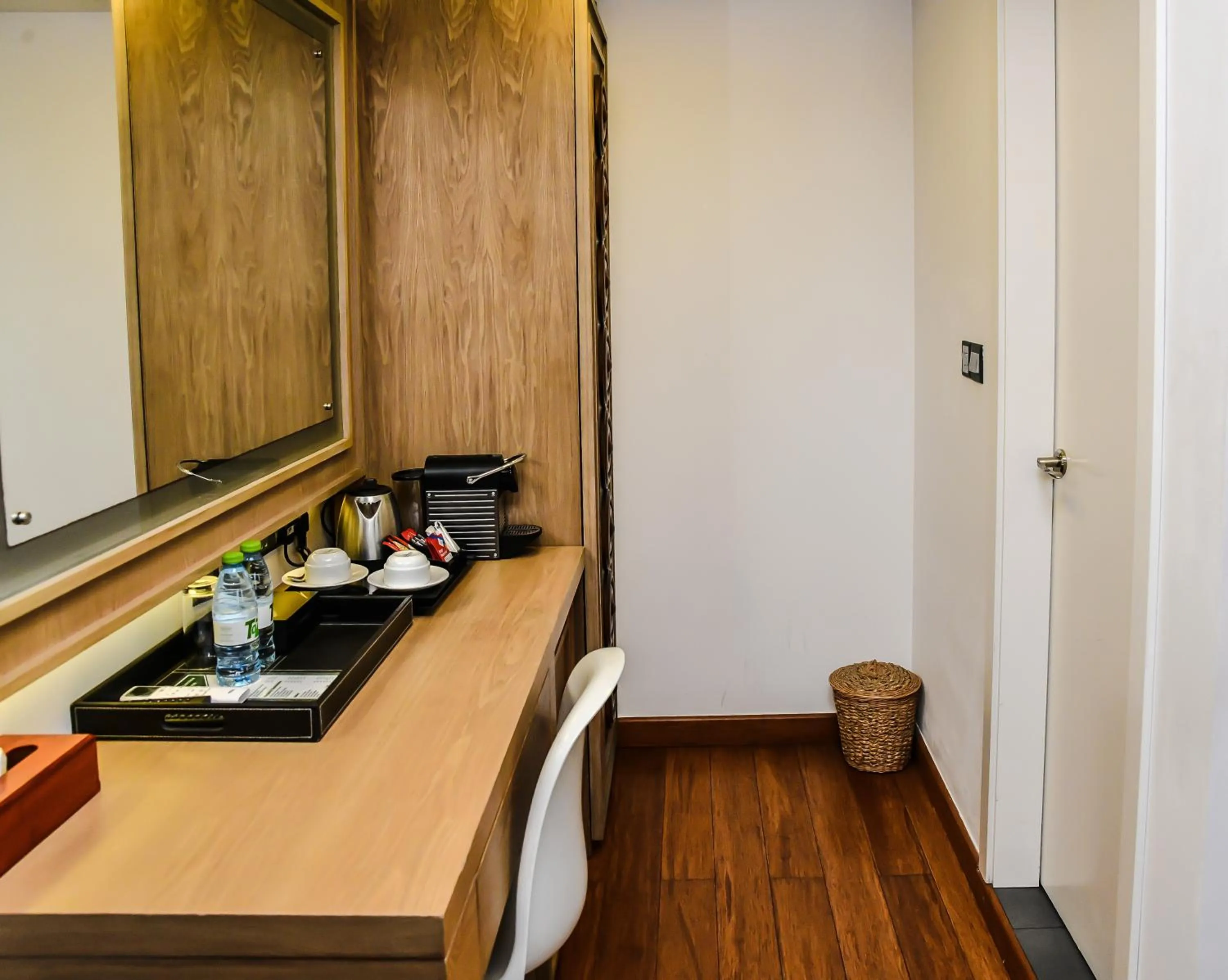 Coffee/tea facilities in Beehive Premier