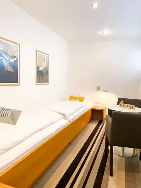 children, Bed in Hotel Schatzmann