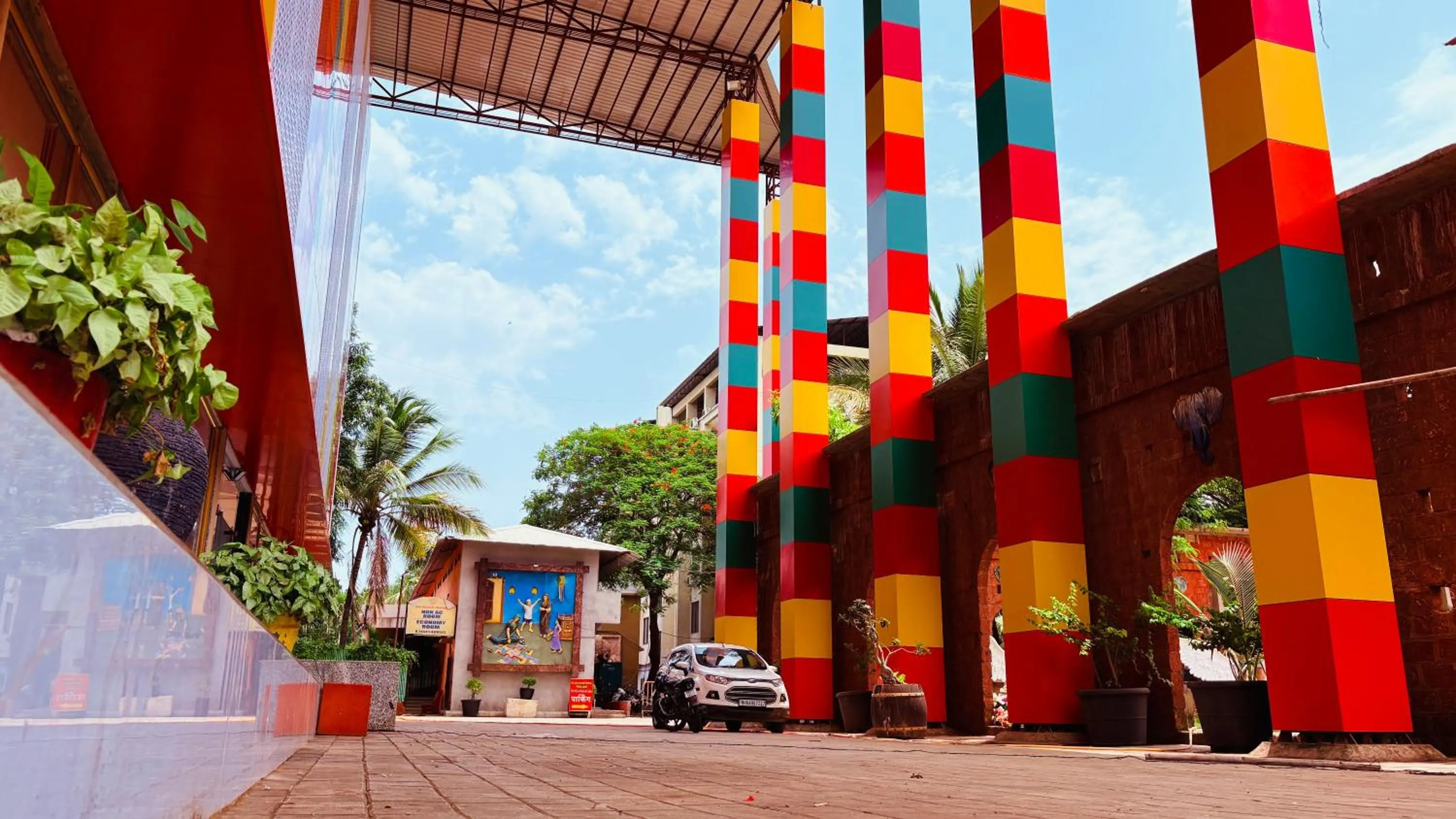 Property building in Hotel Sai Palkhi Niwara