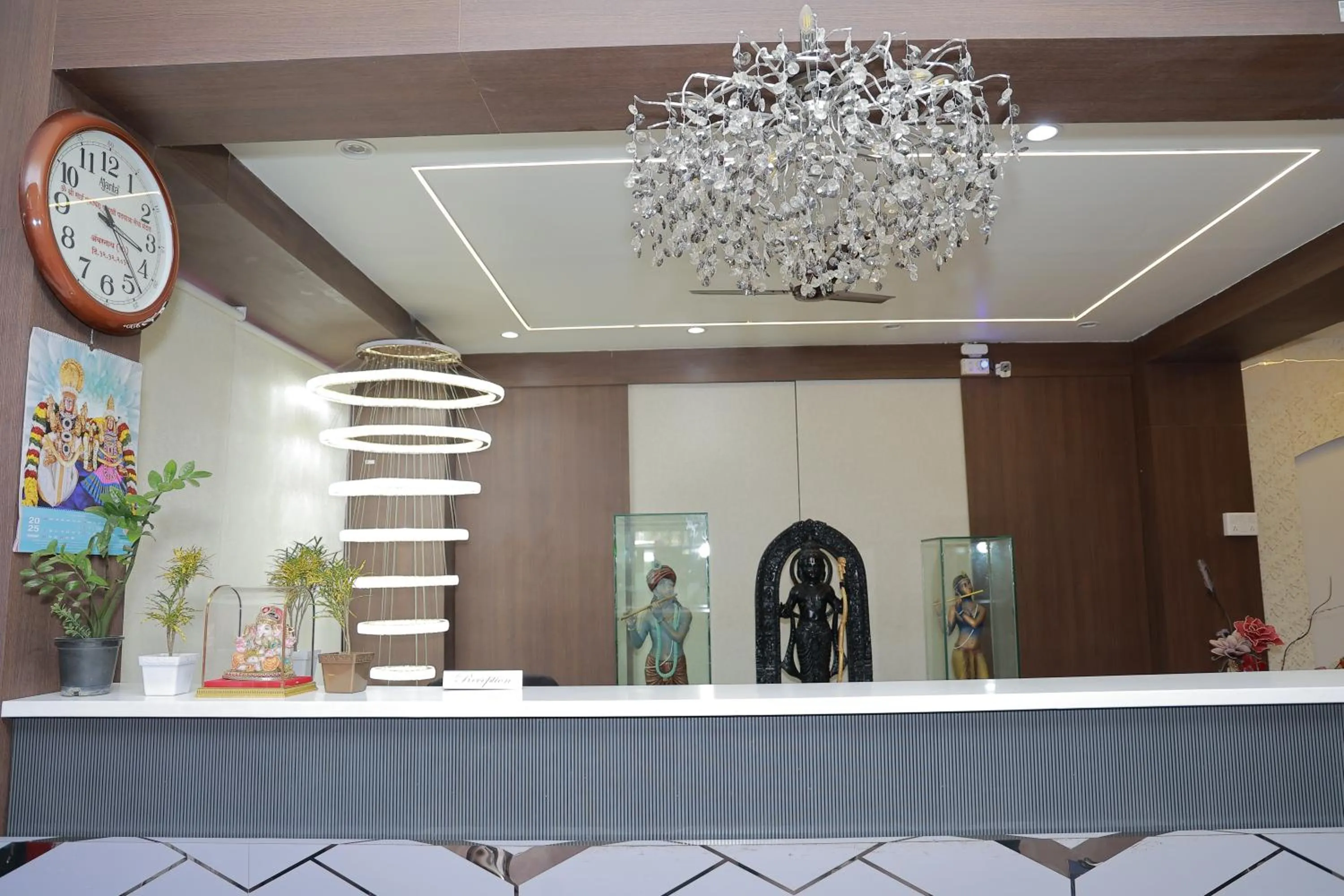 Lobby or reception in Hotel Sai Palkhi Niwara