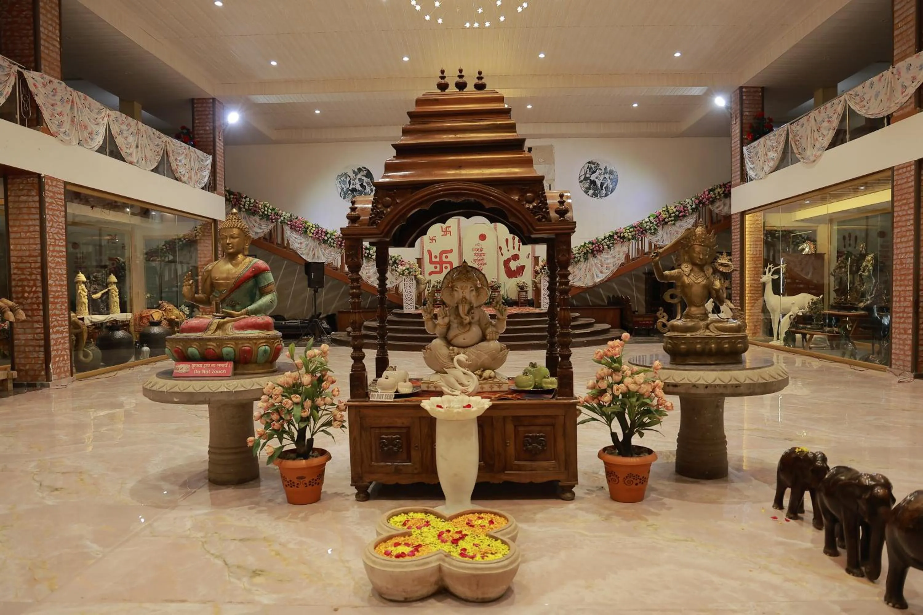 Lobby or reception in Hotel Sai Palkhi Niwara