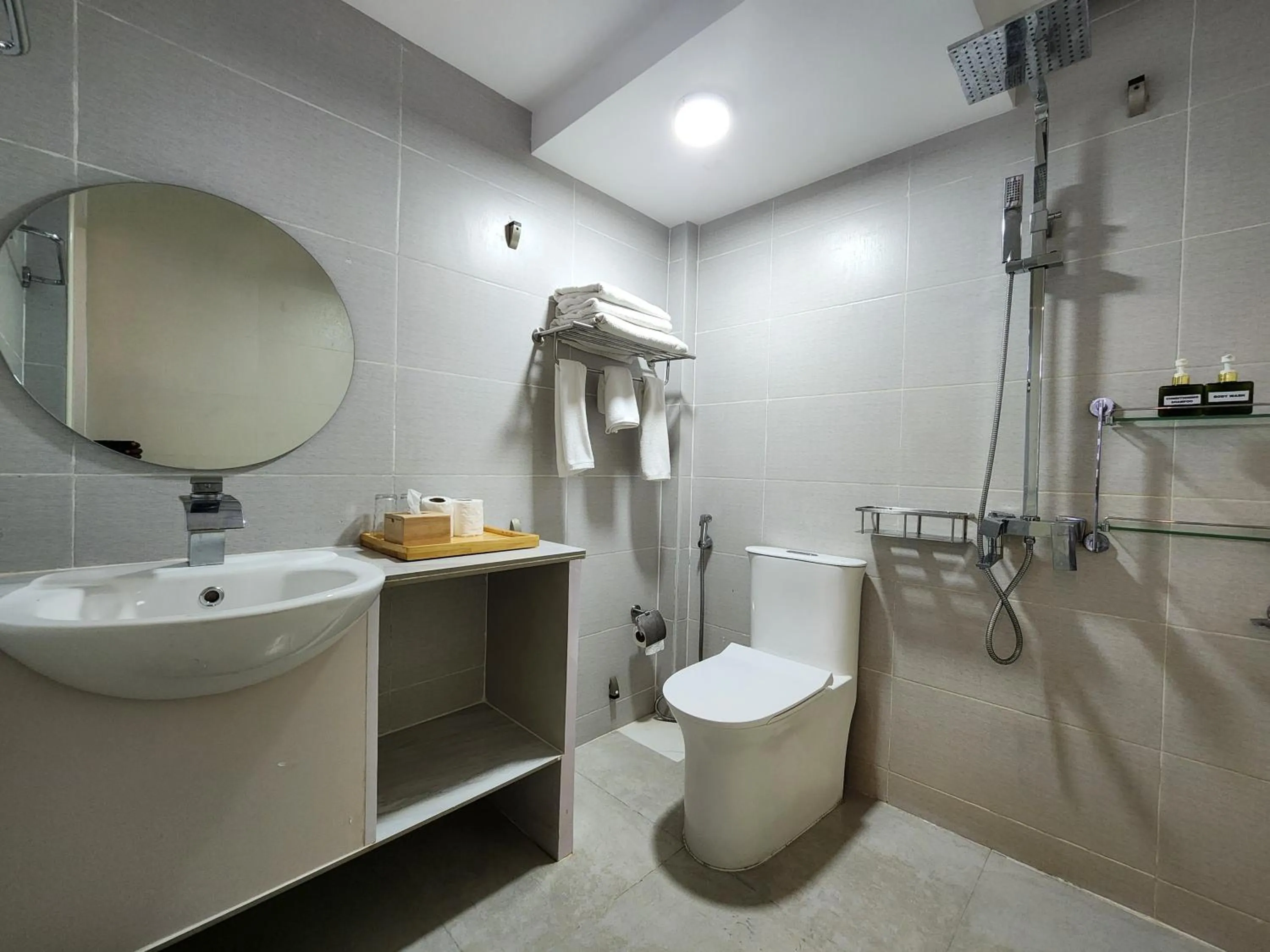 Shower in The Hive Beach