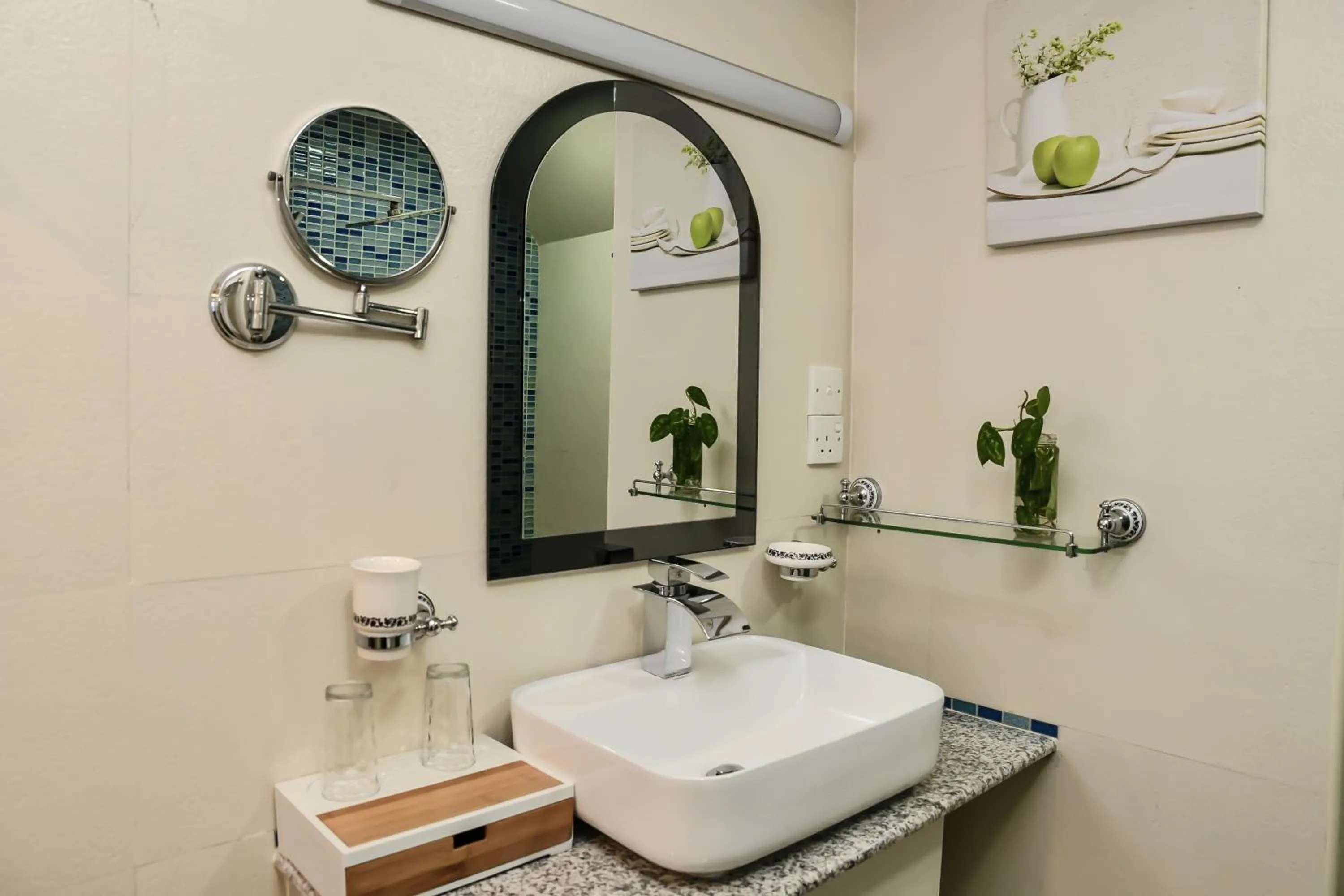 Shower in The Hive Beach